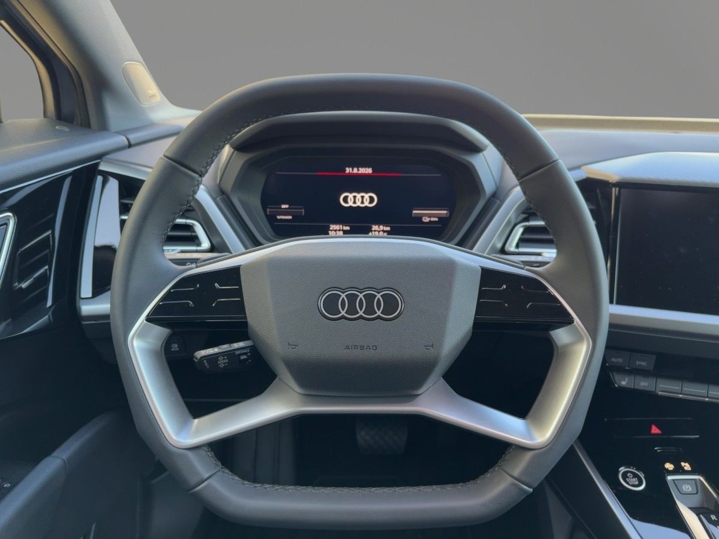 Bild über Audi Q4 e-tron 45 e-tron - für weitere Informationen kontaktieren Sie den Audi Partner