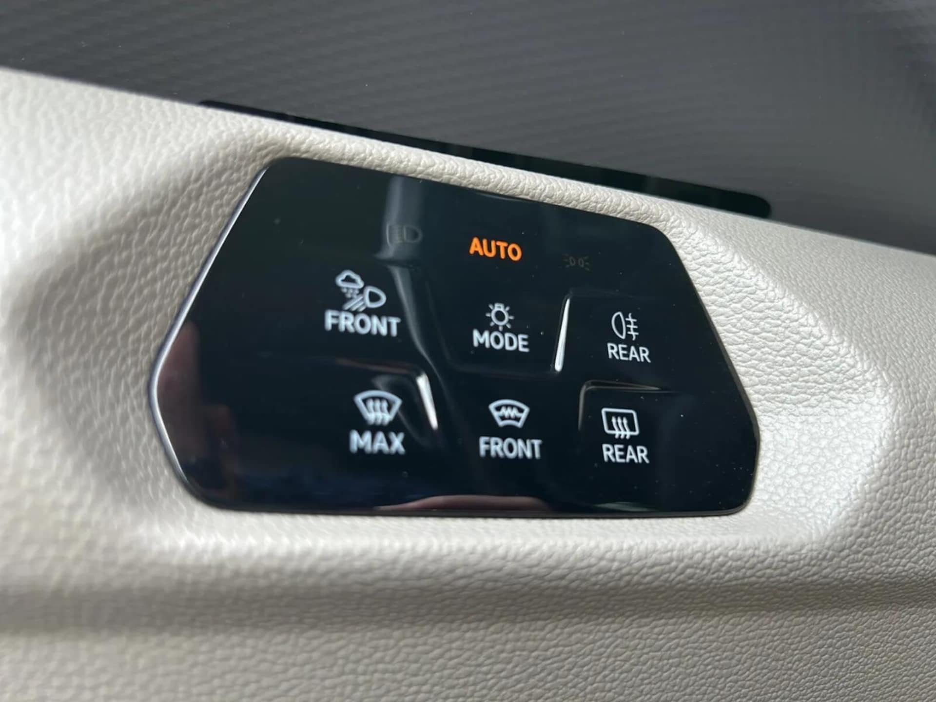 Volkswagen Multivan długi rozstaw osi Life