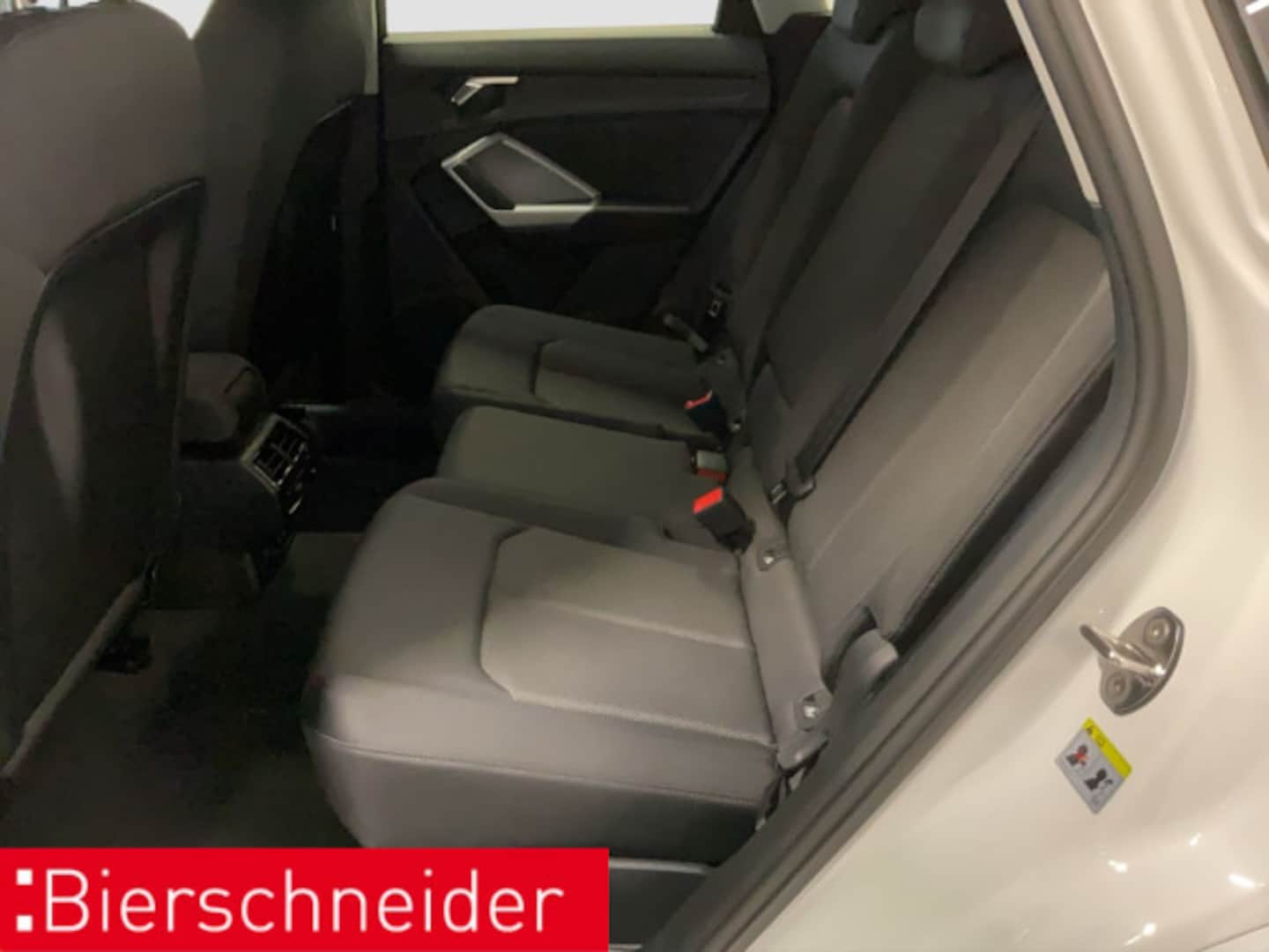 Bild über Audi Q3 TFSI quattro 140 kW S tronic - für weitere Informationen kontaktieren Sie den Audi Partner