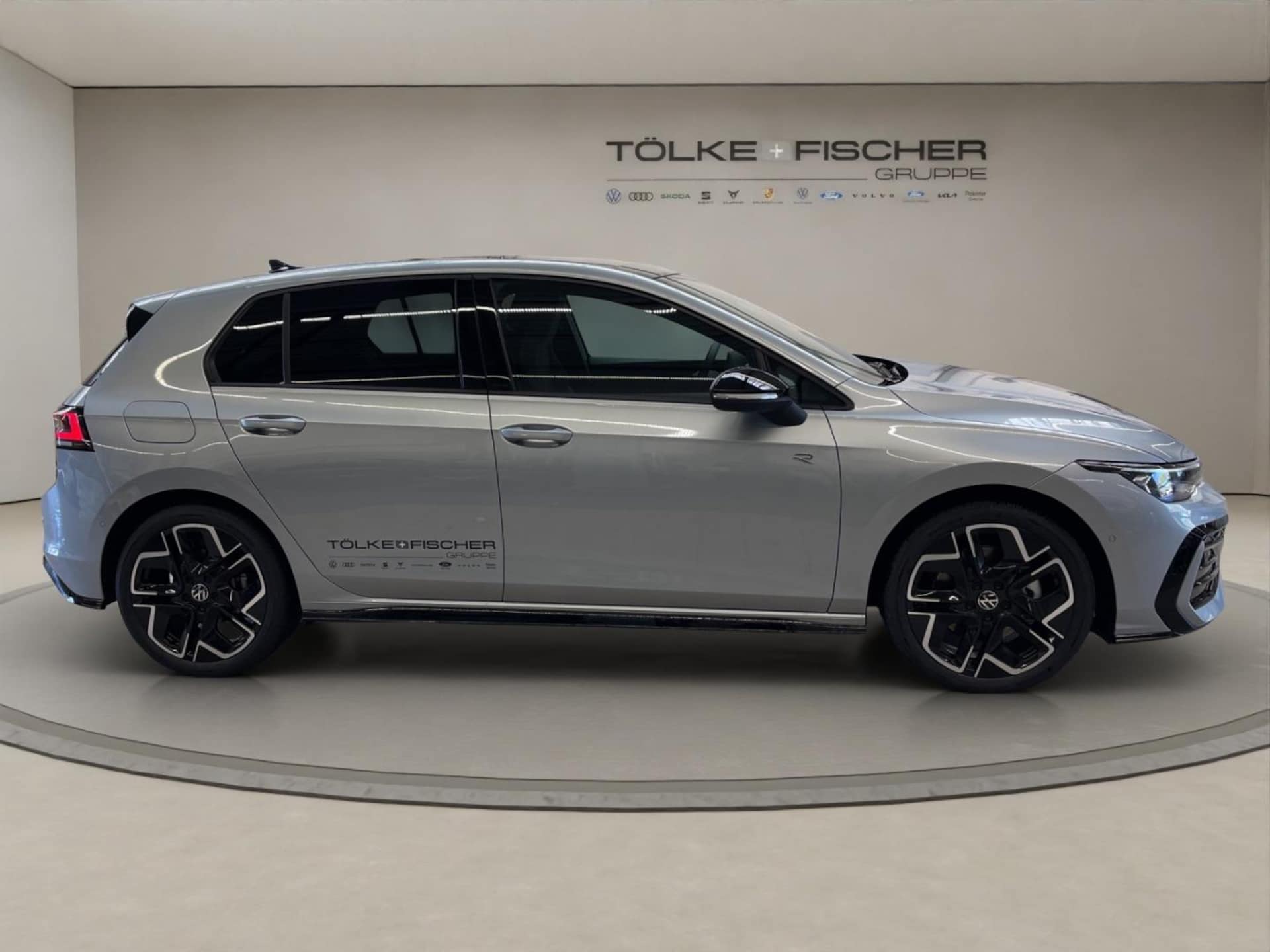 Volkswagen Golf R-Line