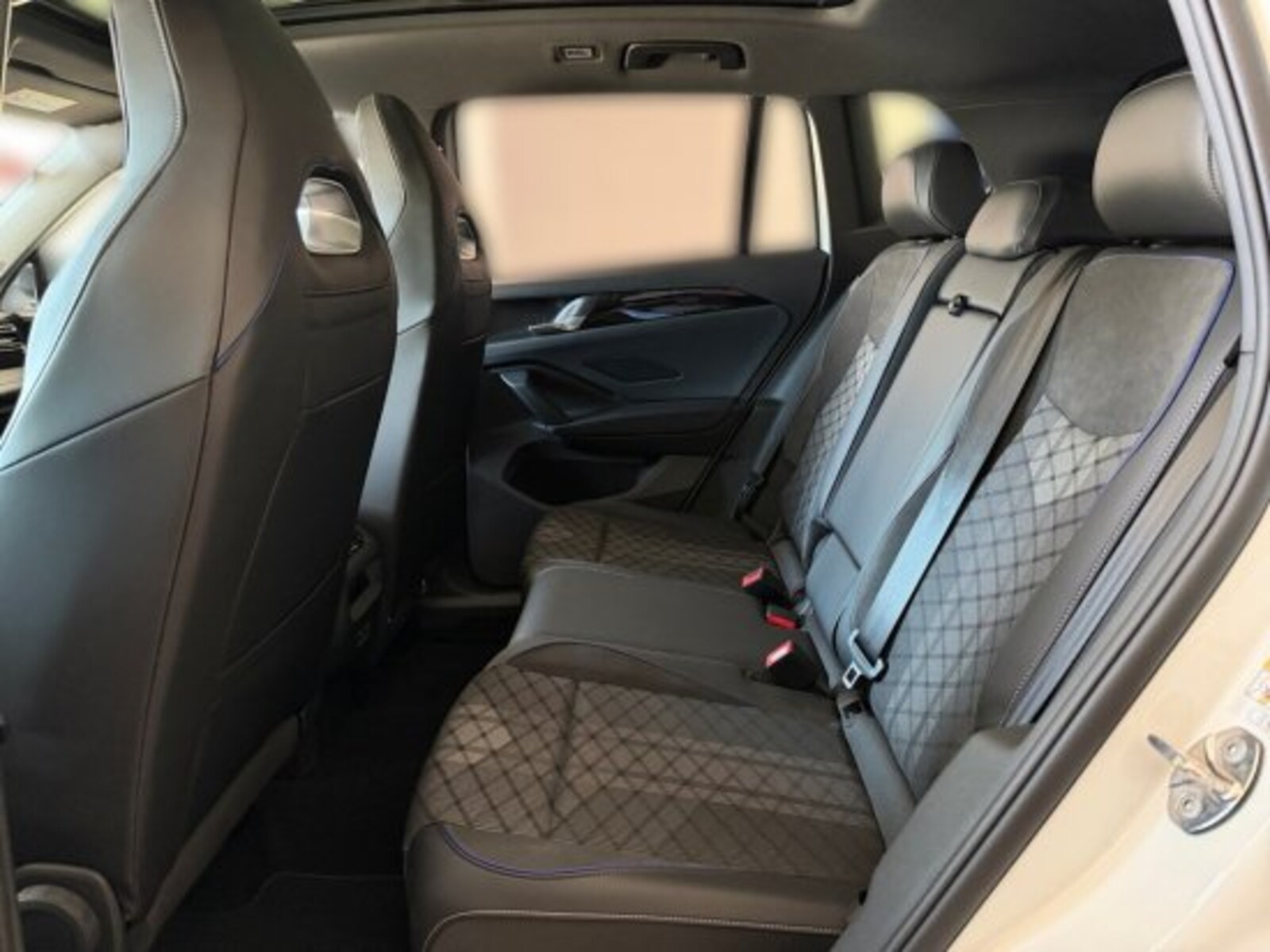 Volkswagen Tiguan – Bild 12