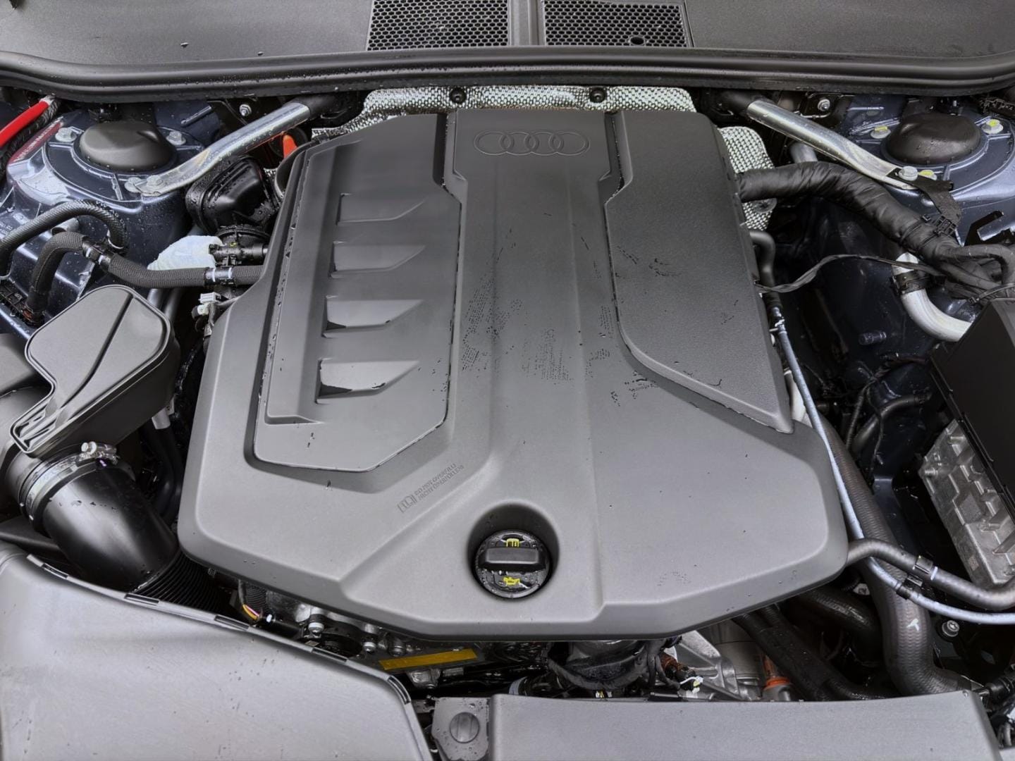 Bild über Audi A5 Avant e-hybrid e-hybrid quattro 220 kW S tronic - für weitere Informationen kontaktieren Sie den Audi Partner