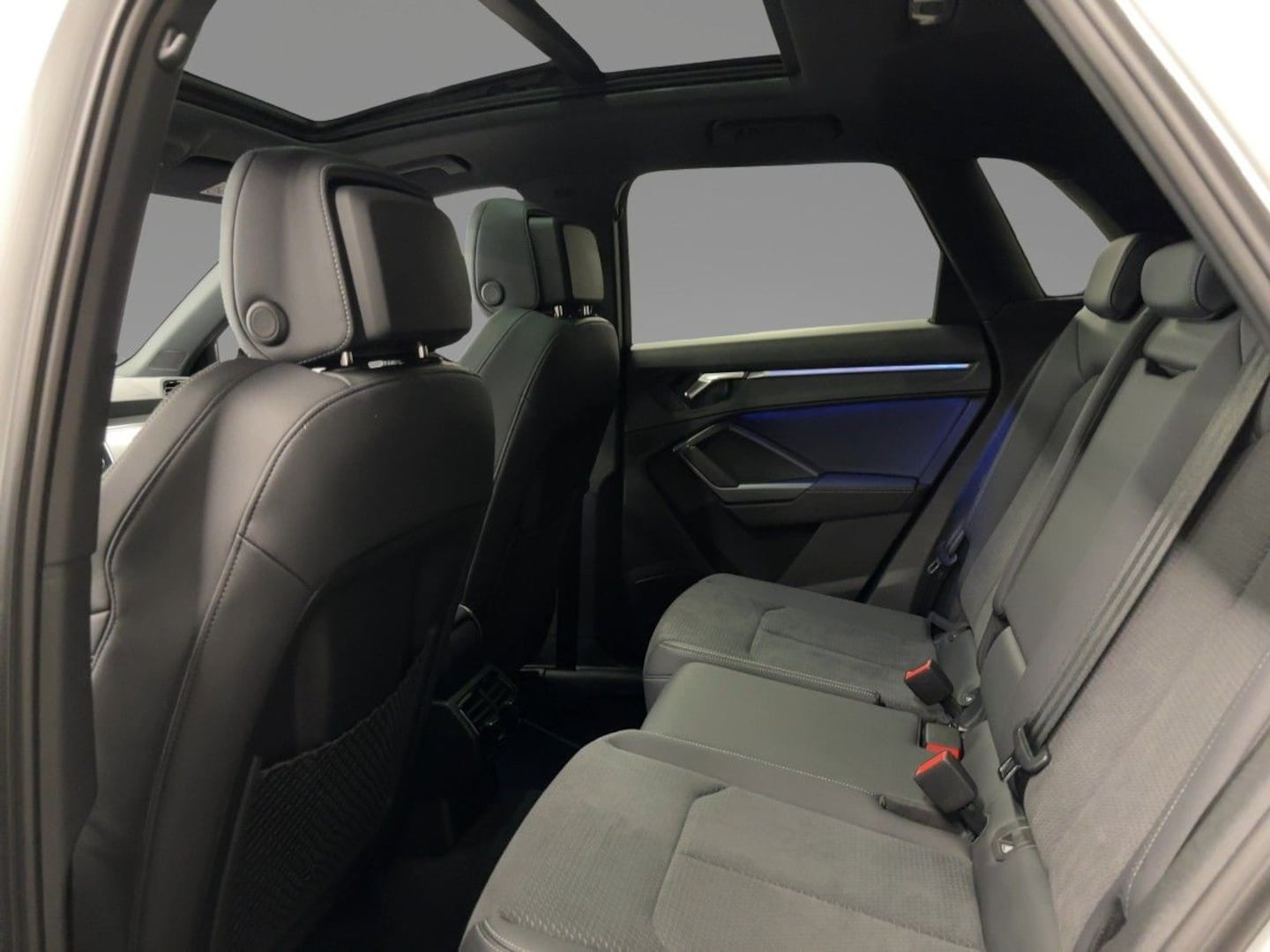 Bild über Audi Q3 TDI quattro 142 kW S tronic - für weitere Informationen kontaktieren Sie den Audi Partner