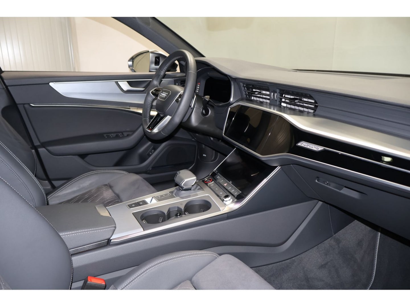 Bild über Audi S6 Limousine TDI quattro tiptronic - für weitere Informationen kontaktieren Sie den Audi Partner
