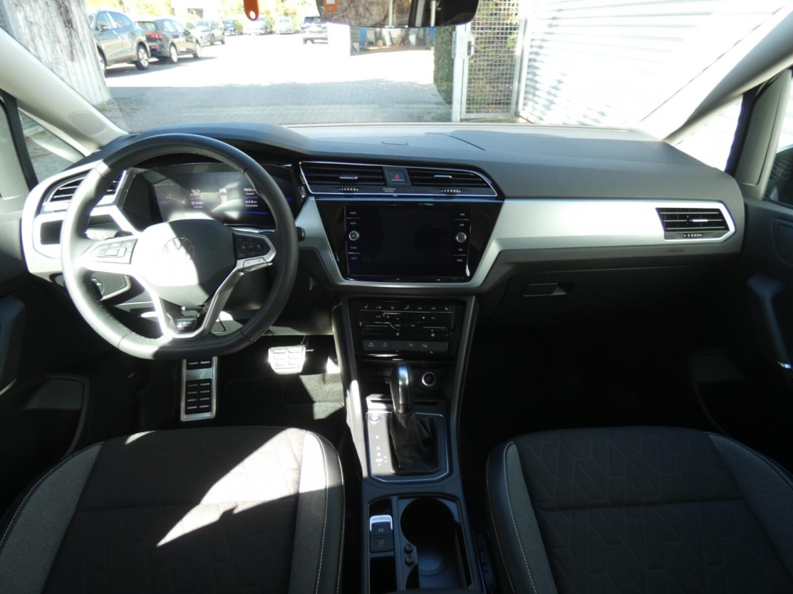 Volkswagen Touran – Bild 11