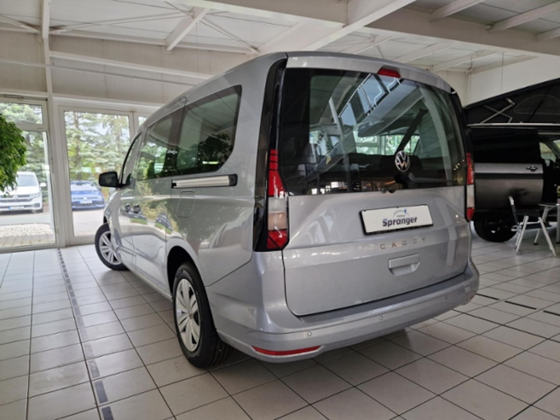 Volkswagen Caddy Maxi Basis-Modell
