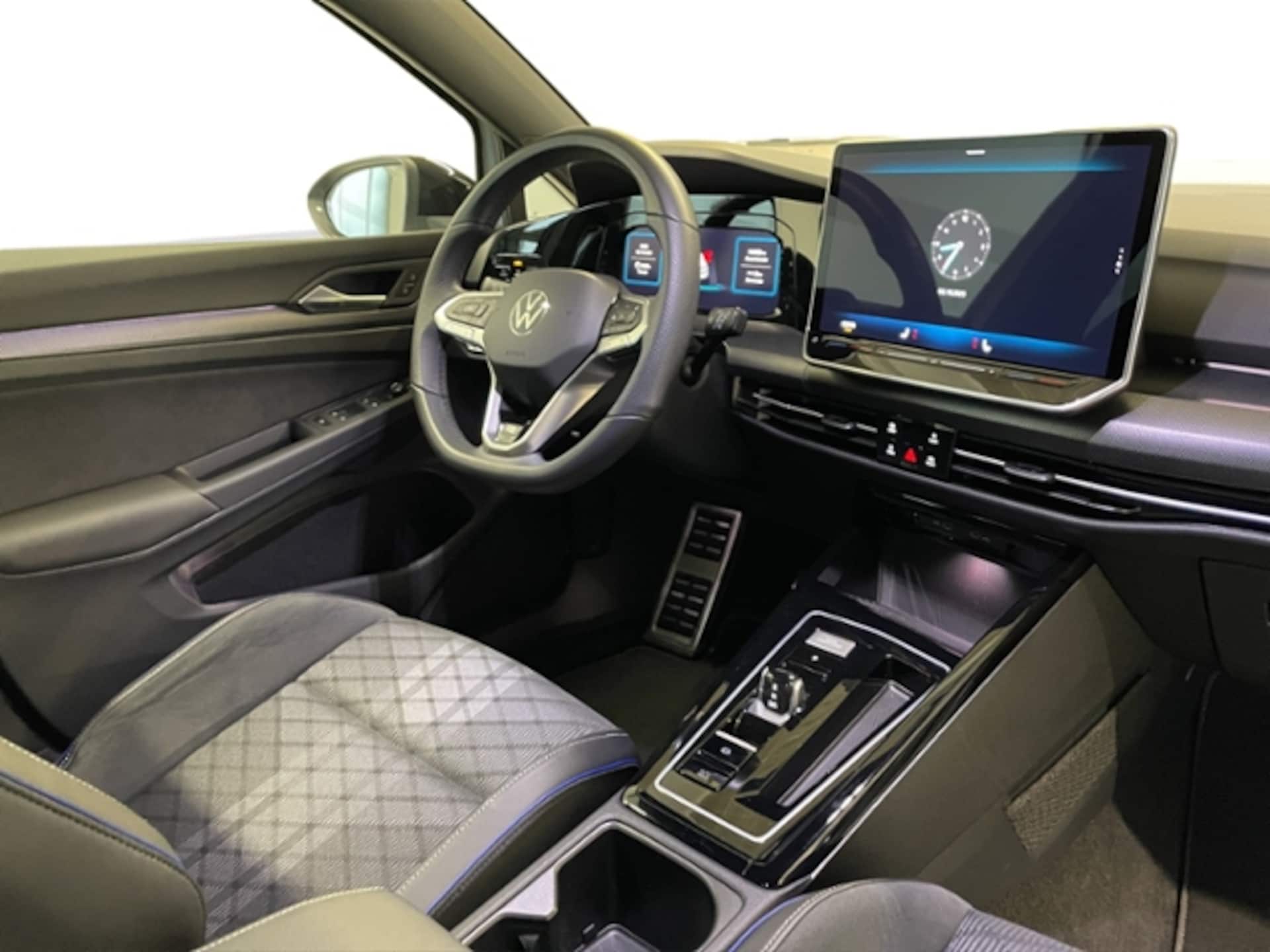 Volkswagen Golf R-Line