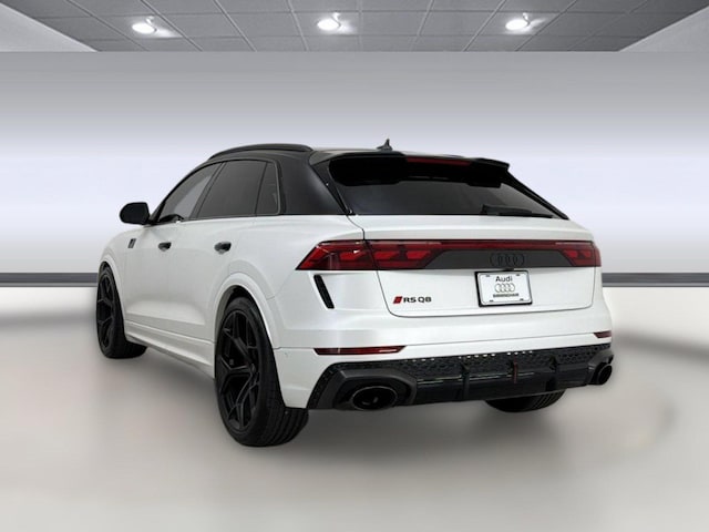 2025 Audi RS Q8 SUV performance