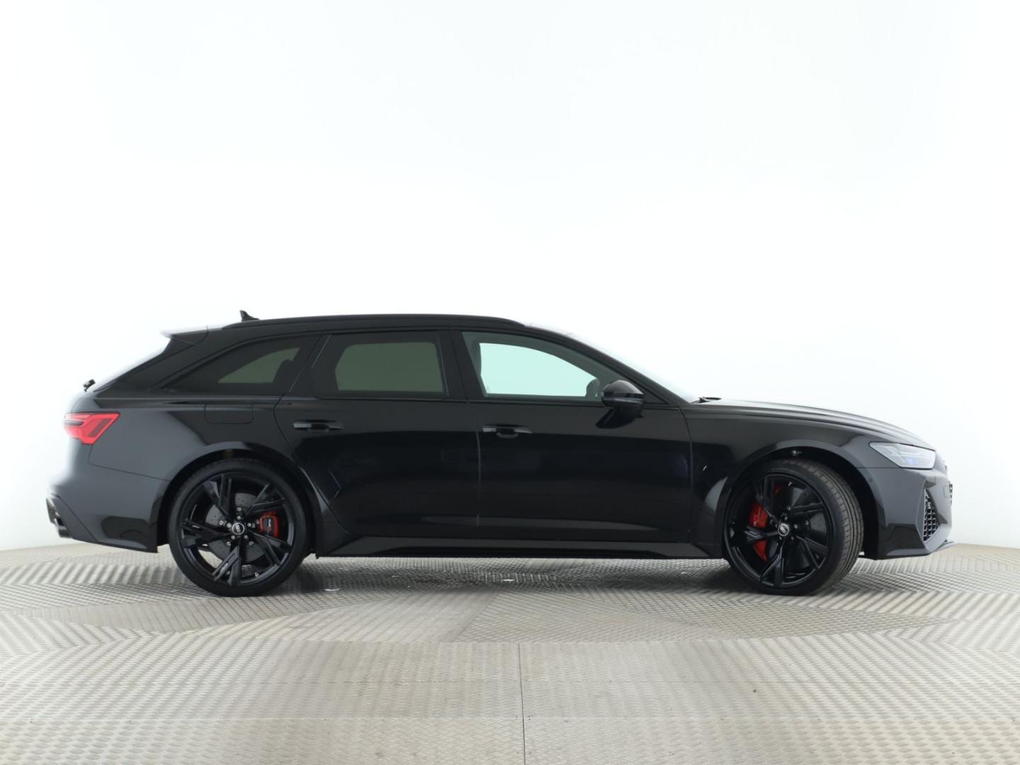 Image about Audi RS 6 Avant performance quattro tiptronic