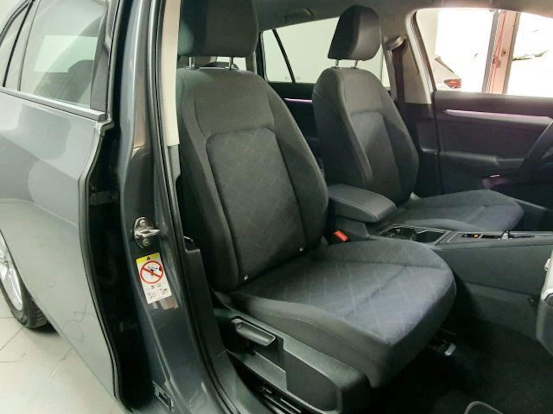 Volkswagen Golf Variant Life