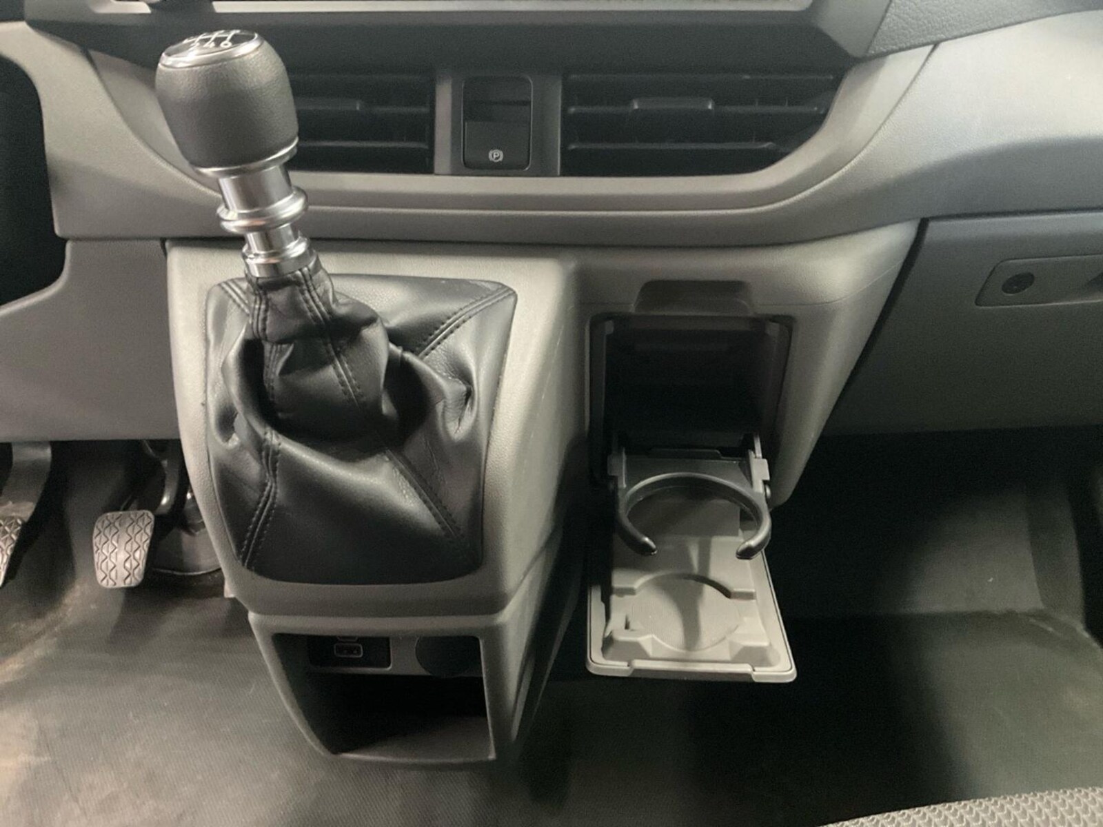Volkswagen Transporter Kasten langer Radstand – Bild 15