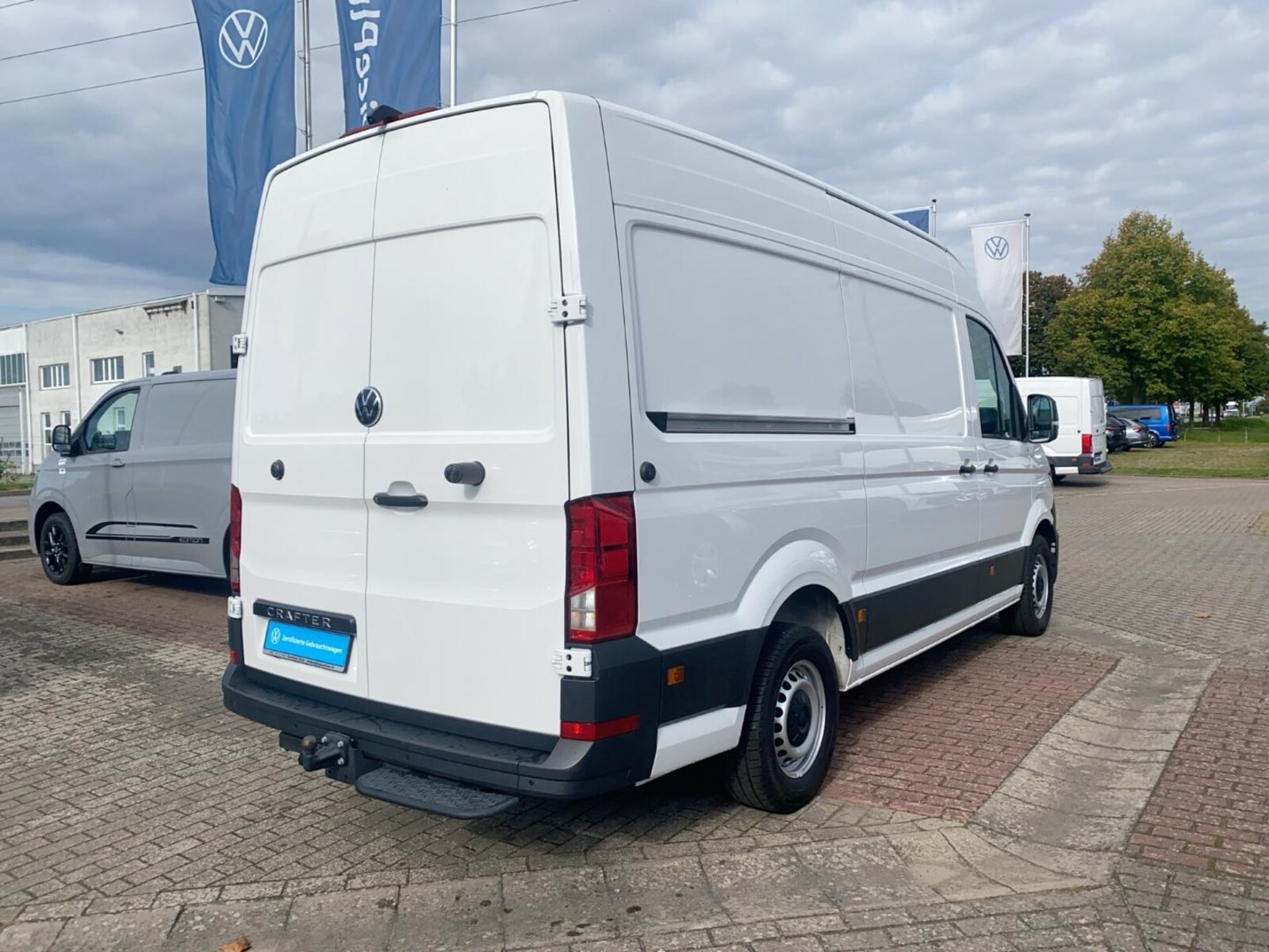 Volkswagen Crafter Kasten mittlerer Radstand – Bild 4