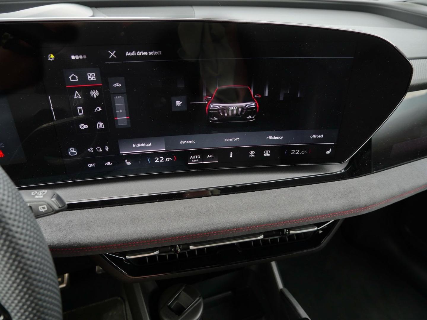 Image about Audi Q6 SUV e-tron 55 e-tron quattro 285 kW