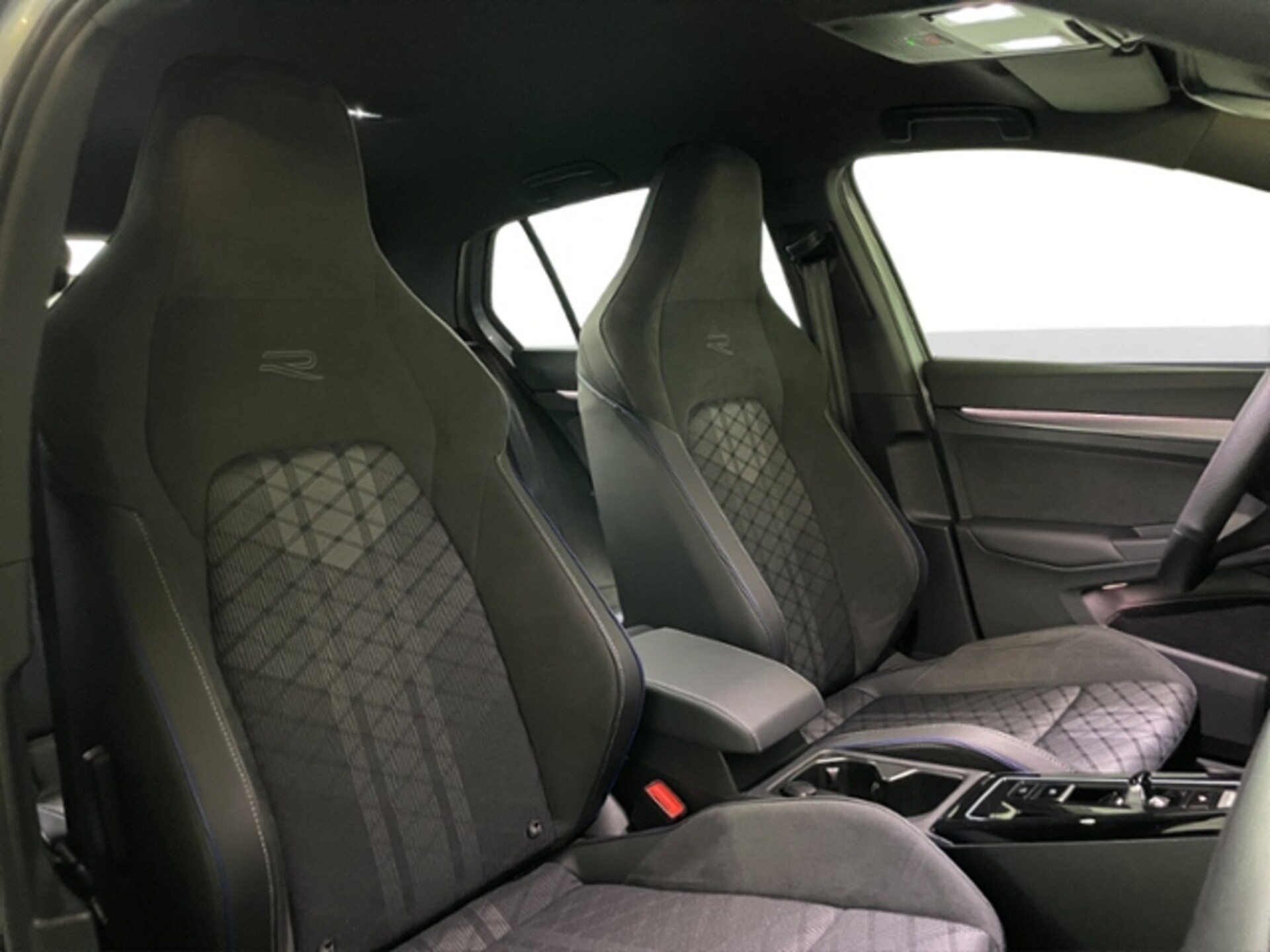 Volkswagen Golf R-Line