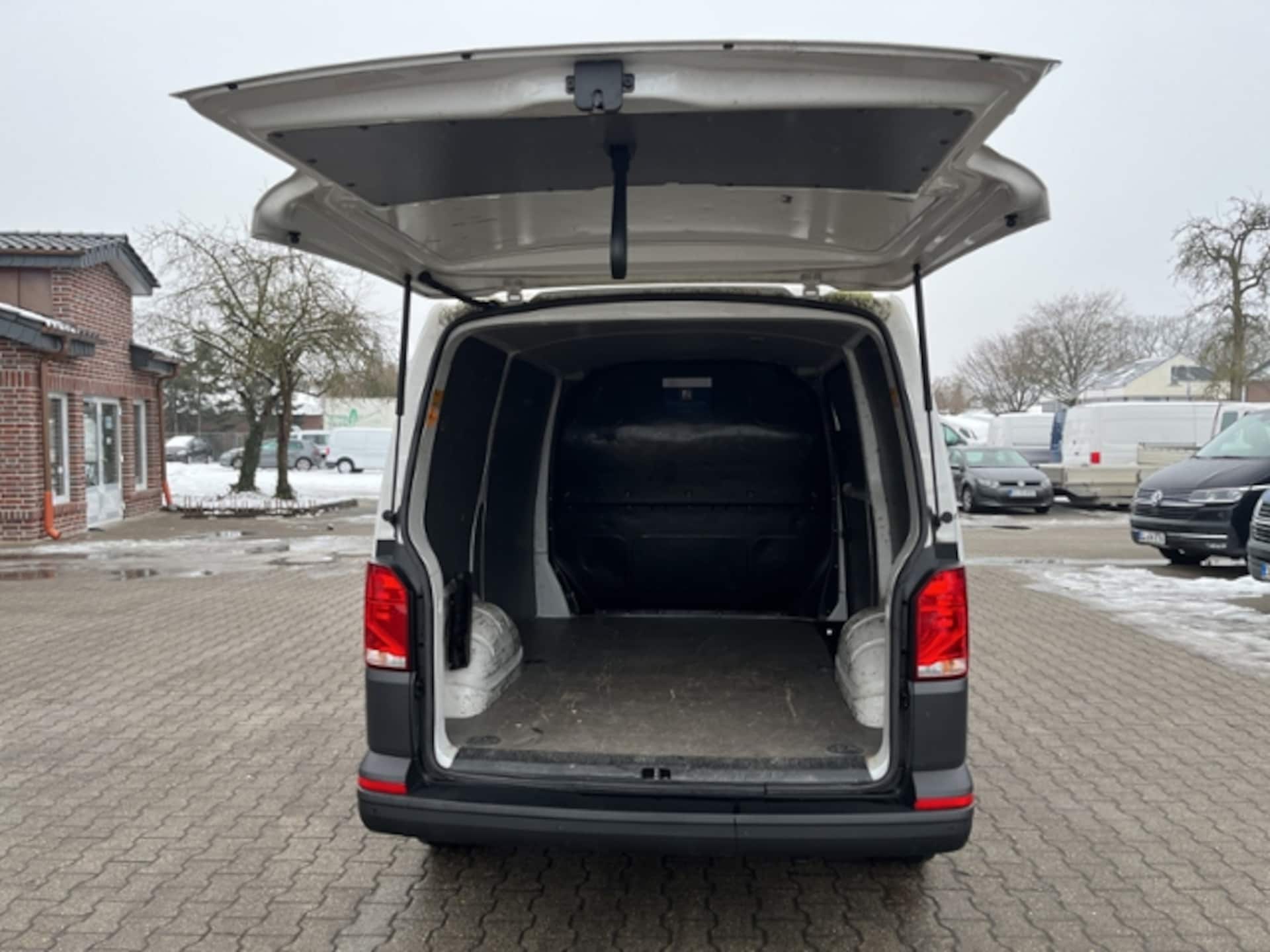 Volkswagen T6.1 Transporter Kasten kurzer Radstand
