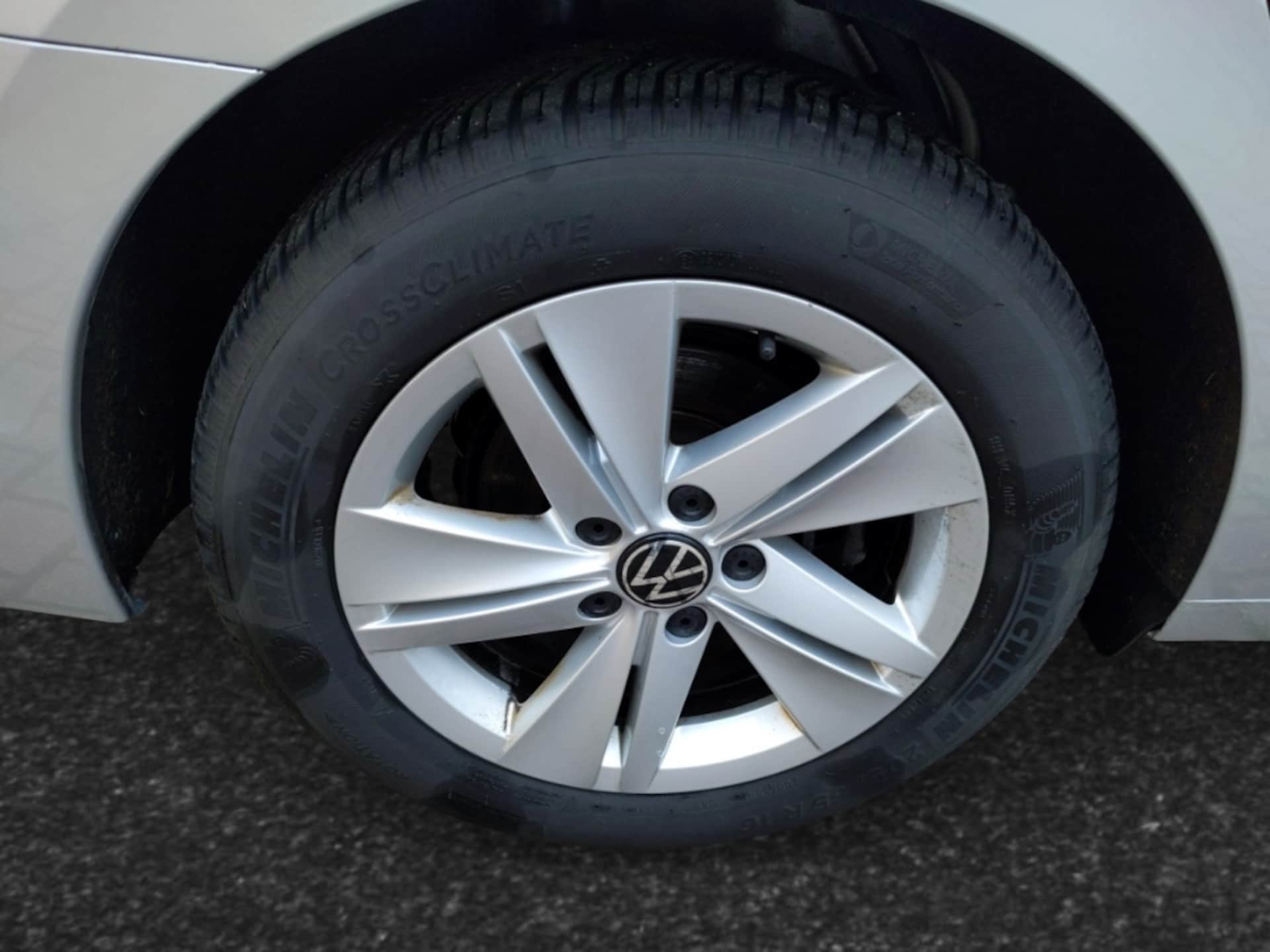Volkswagen Golf Variant Life