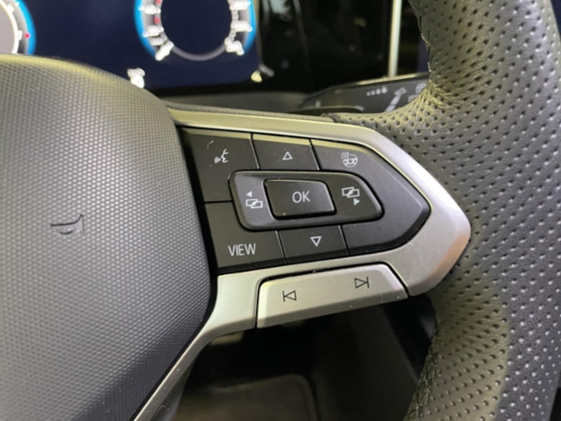 Volkswagen Golf R-Line