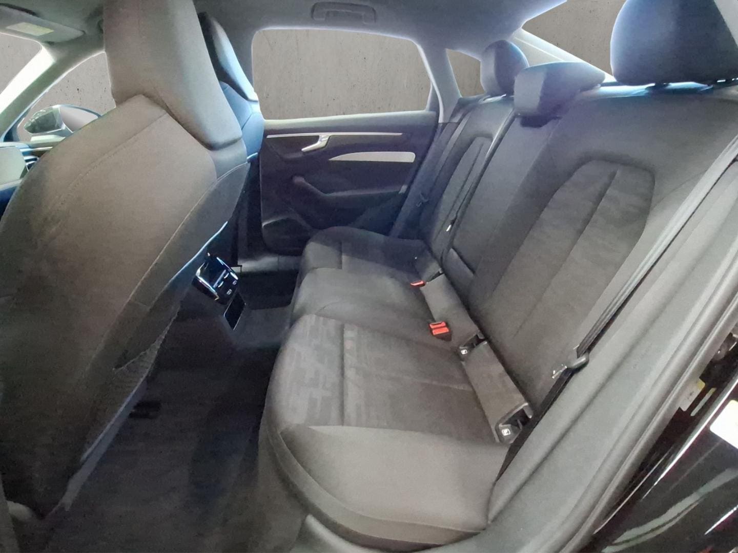 Bild über Audi A6 Limousine TDI 150 kW S tronic - für weitere Informationen kontaktieren Sie den Audi Partner