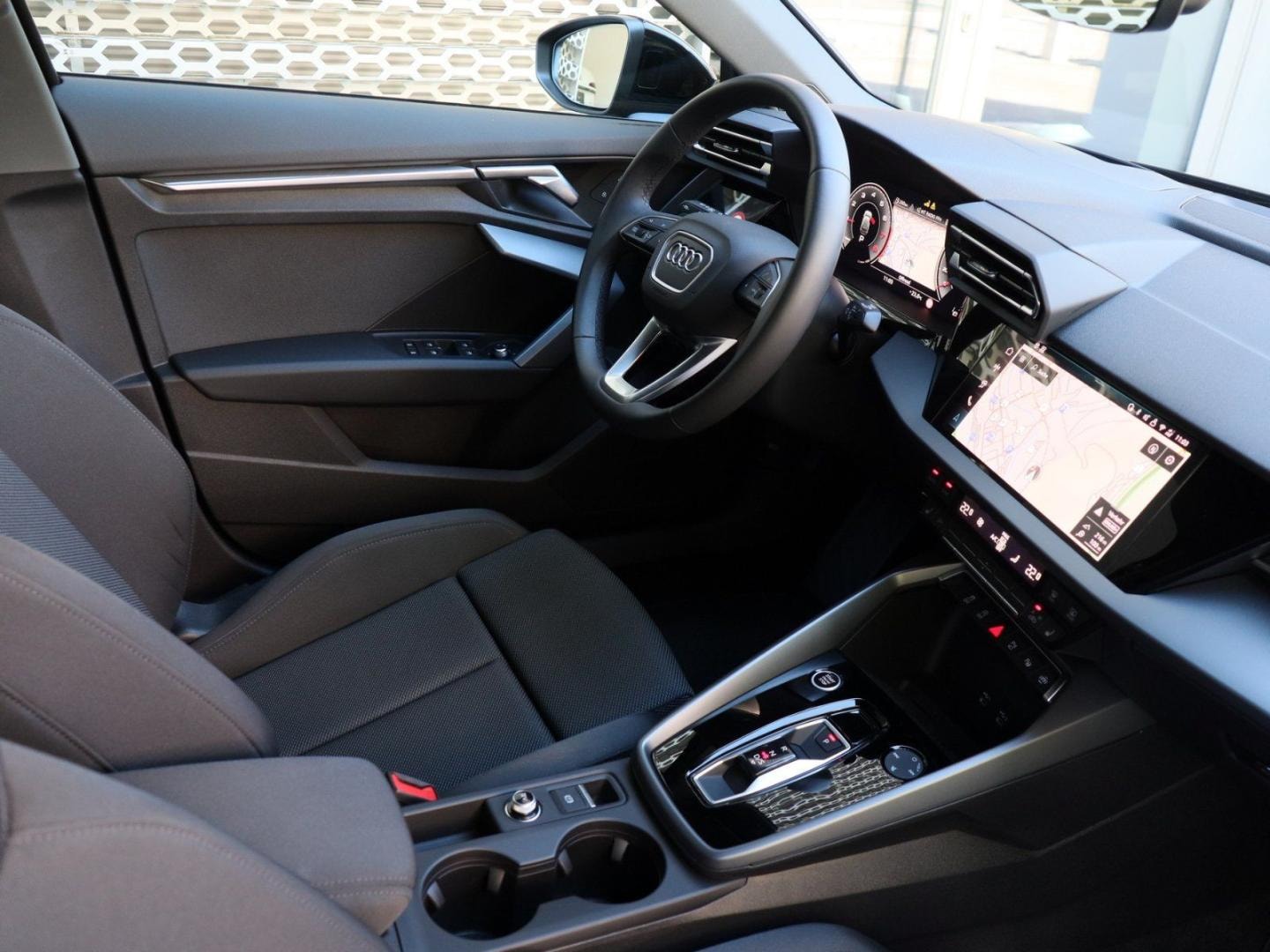 Bild über Audi A3 Sportback S line 35 TFSI S tronic - für weitere Informationen kontaktieren Sie den Audi Partner