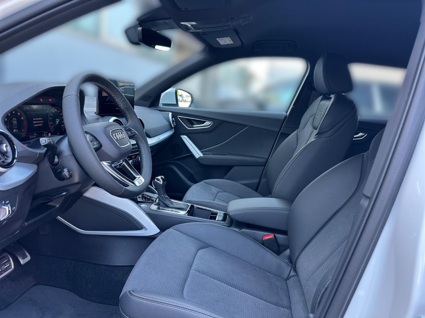 Bild über Audi Q2 S line 40 TFSI quattro S tronic - für weitere Informationen kontaktieren Sie den Audi Partner