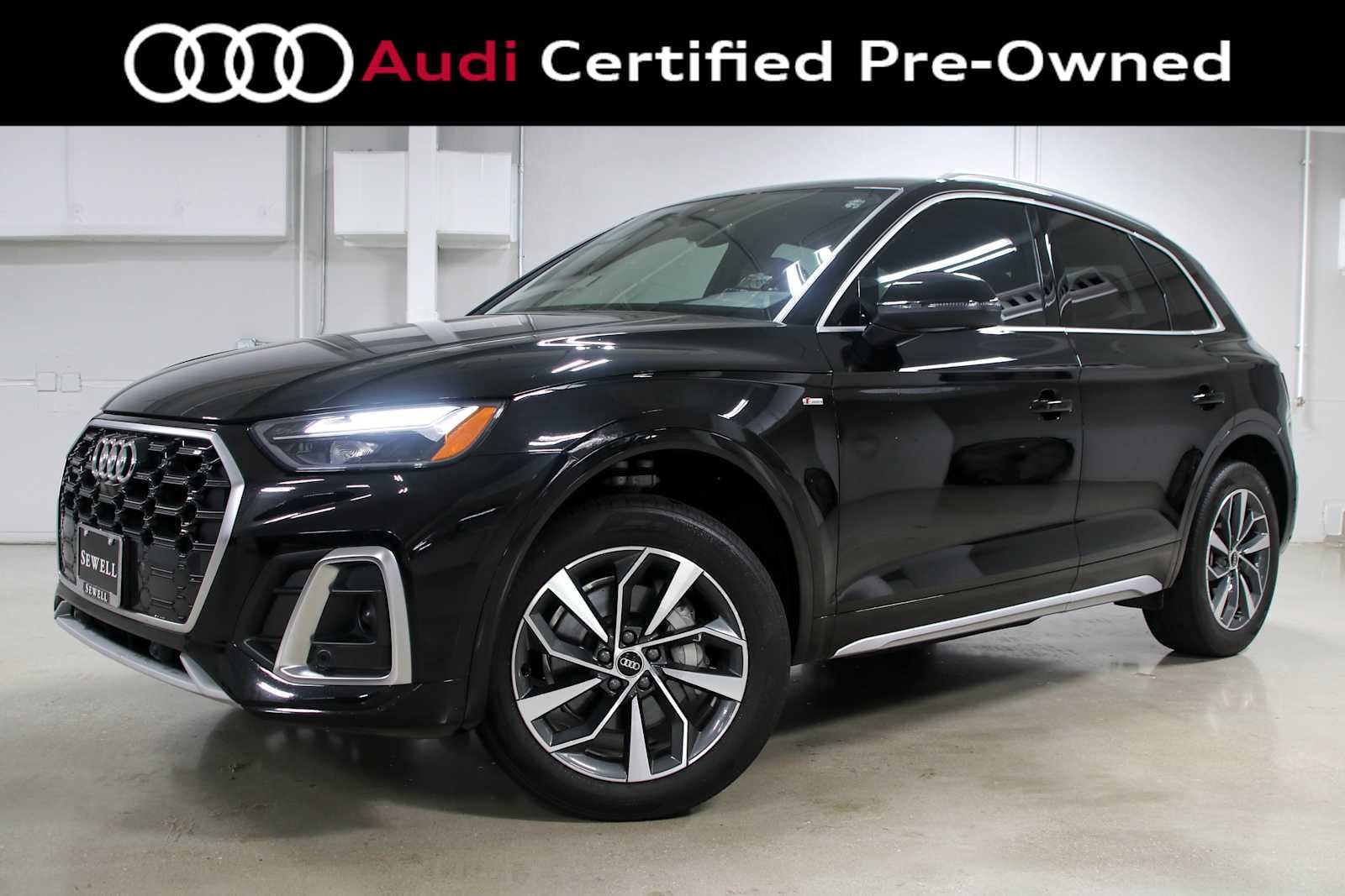 2023 Audi Q5 45 Premium Plus's photo