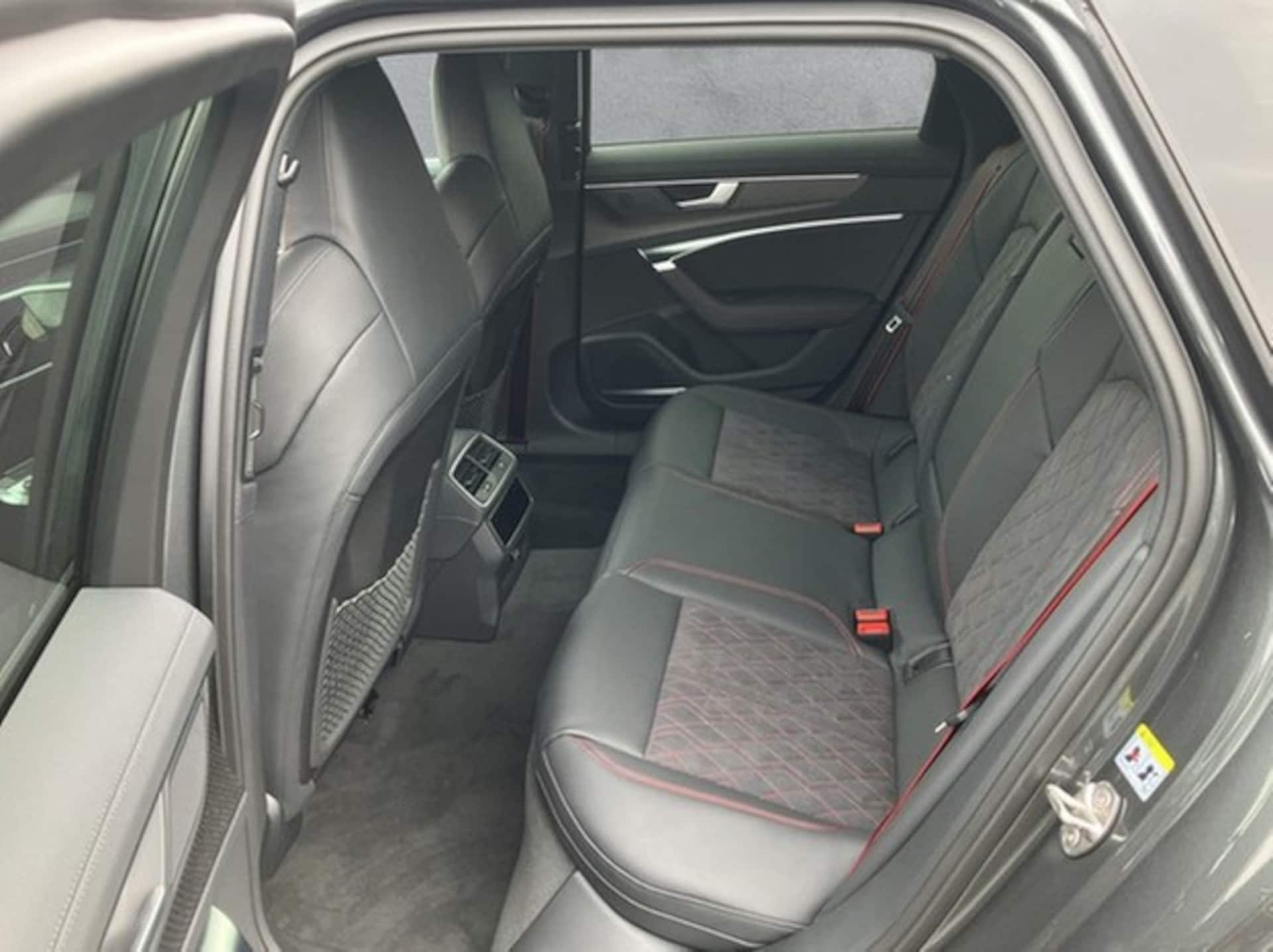 Audi S6 Avant