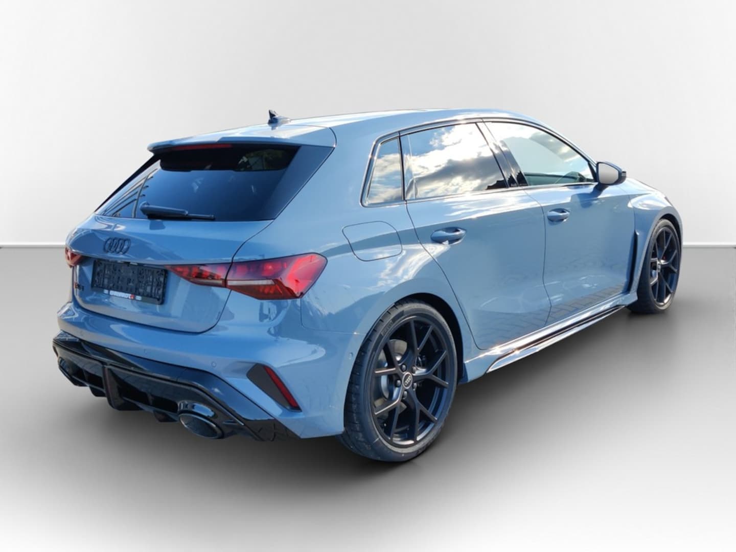 Bild über Audi RS 3 Sportback TFSI quattro 294 kW S tronic - für weitere Informationen kontaktieren Sie den Audi Partner