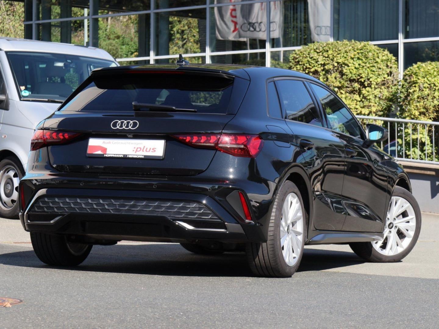 Bild über Audi A3 Sportback S line 35 TFSI S tronic - für weitere Informationen kontaktieren Sie den Audi Partner