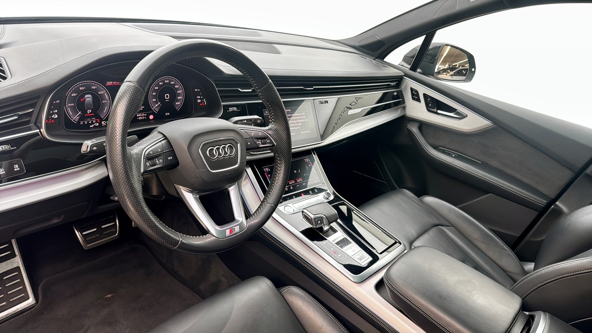 Bild som visar Audi Q7 TFSI e Q7 60 TFSI e quattro S line 456 hk tiptronic - för mer information kontakta din Audi Partner