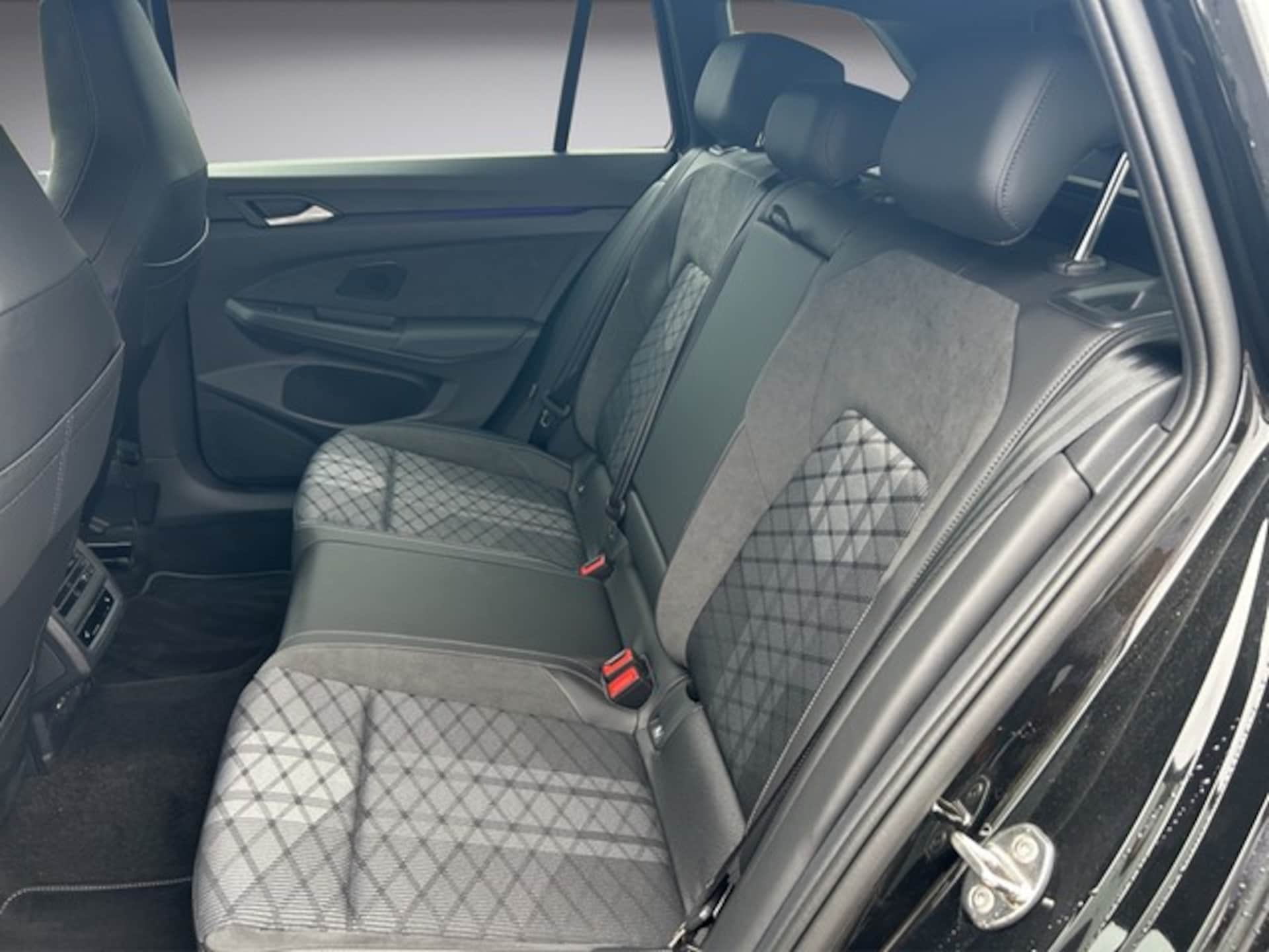 Volkswagen Golf Variant R-Line