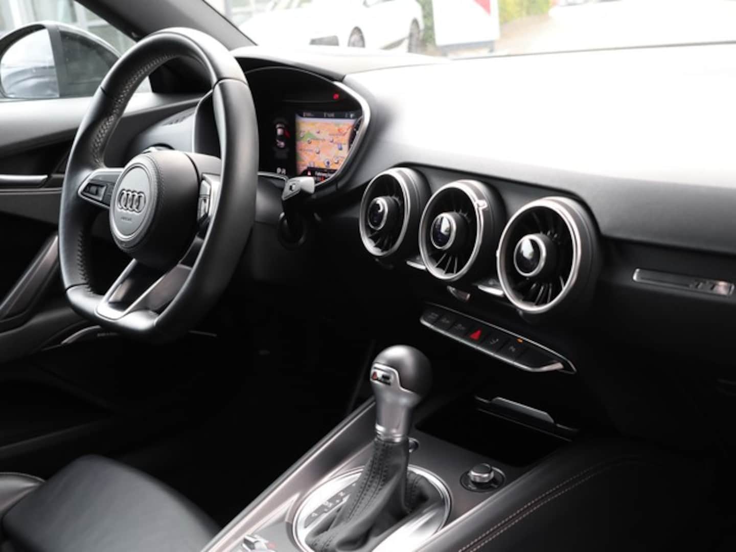 Bild über Audi TT Coupé 45 TFSI S tronic - für weitere Informationen kontaktieren Sie den Audi Partner