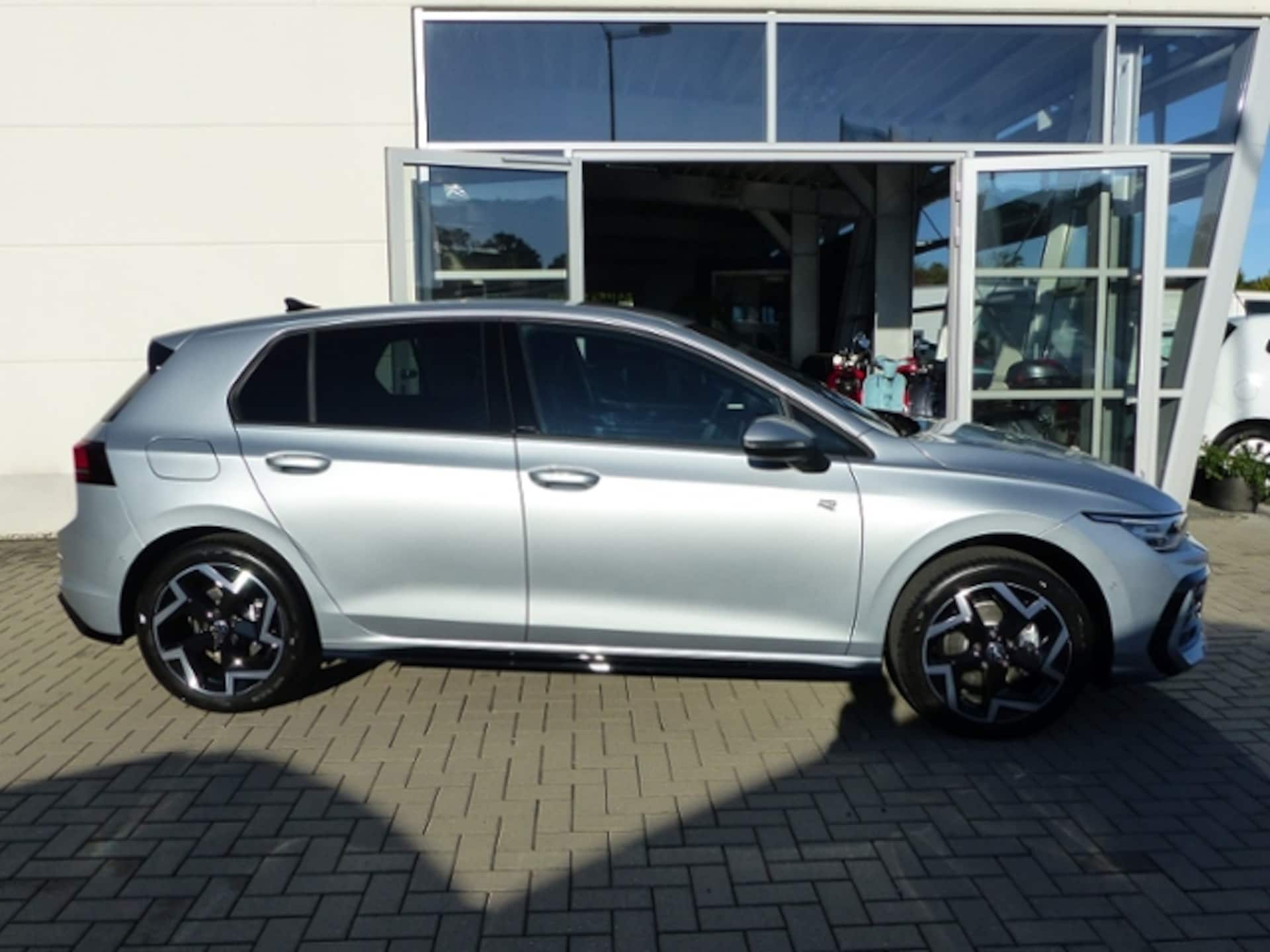 Volkswagen Golf R-Line