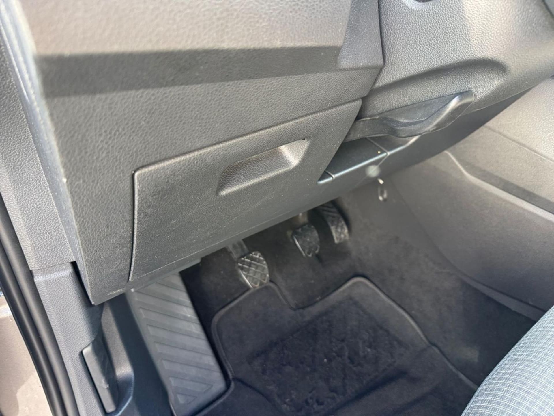Volkswagen Caddy Basis-Modell