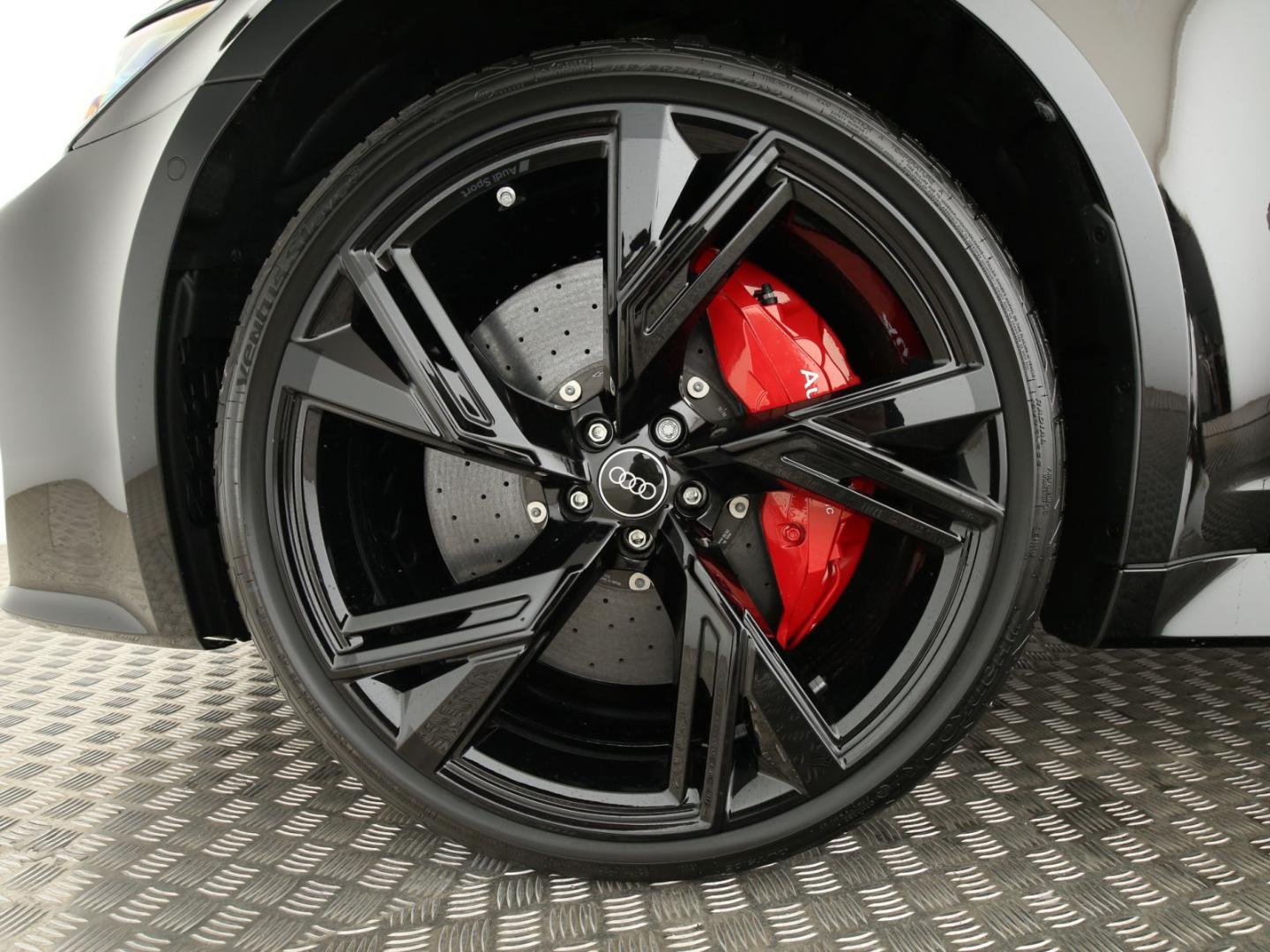 Image about Audi RS 6 Avant performance quattro tiptronic