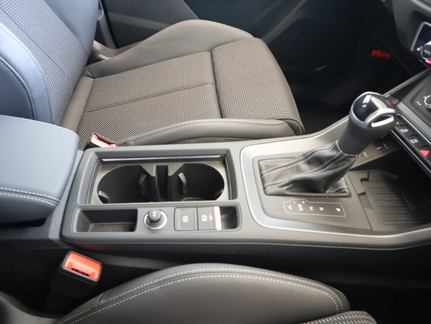 Audi Q3 35 TFSI S line 110(150) kW(PS) S tronic for more details contact your dealer