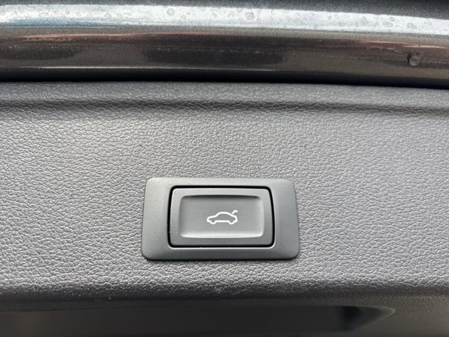 Bild über Audi A4 Avant S line 35 TFSI S tronic - für weitere Informationen kontaktieren Sie den Audi Partner