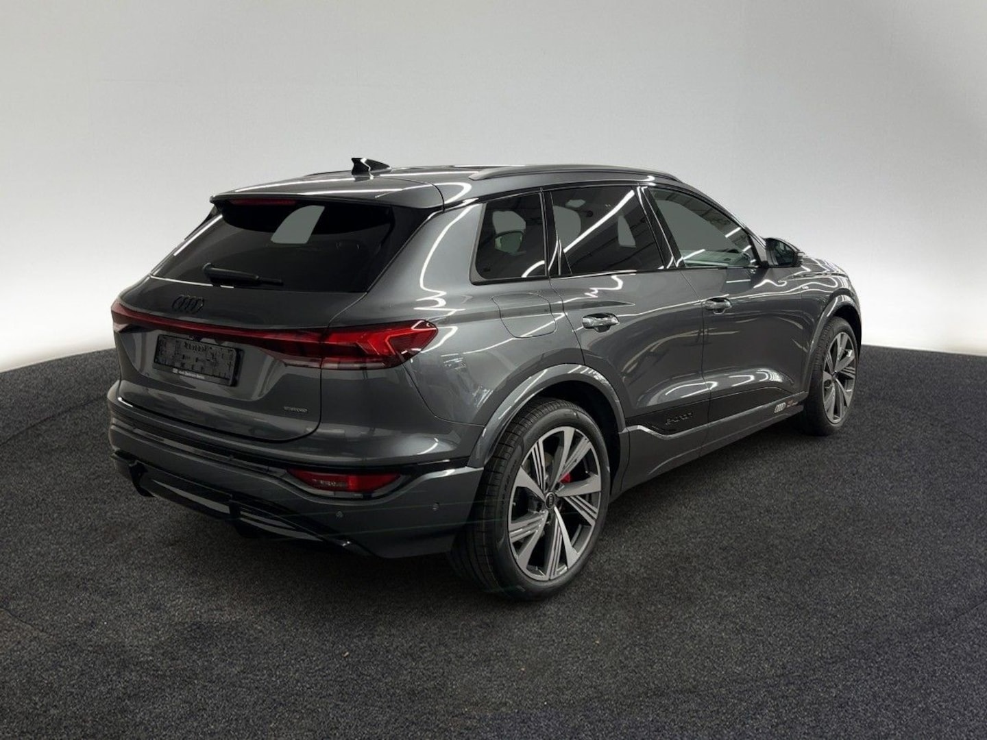 Bild über Audi Q6 SUV e-tron S line business e-tron quattro 315 kW - für weitere Informationen kontaktieren Sie den Audi Partner