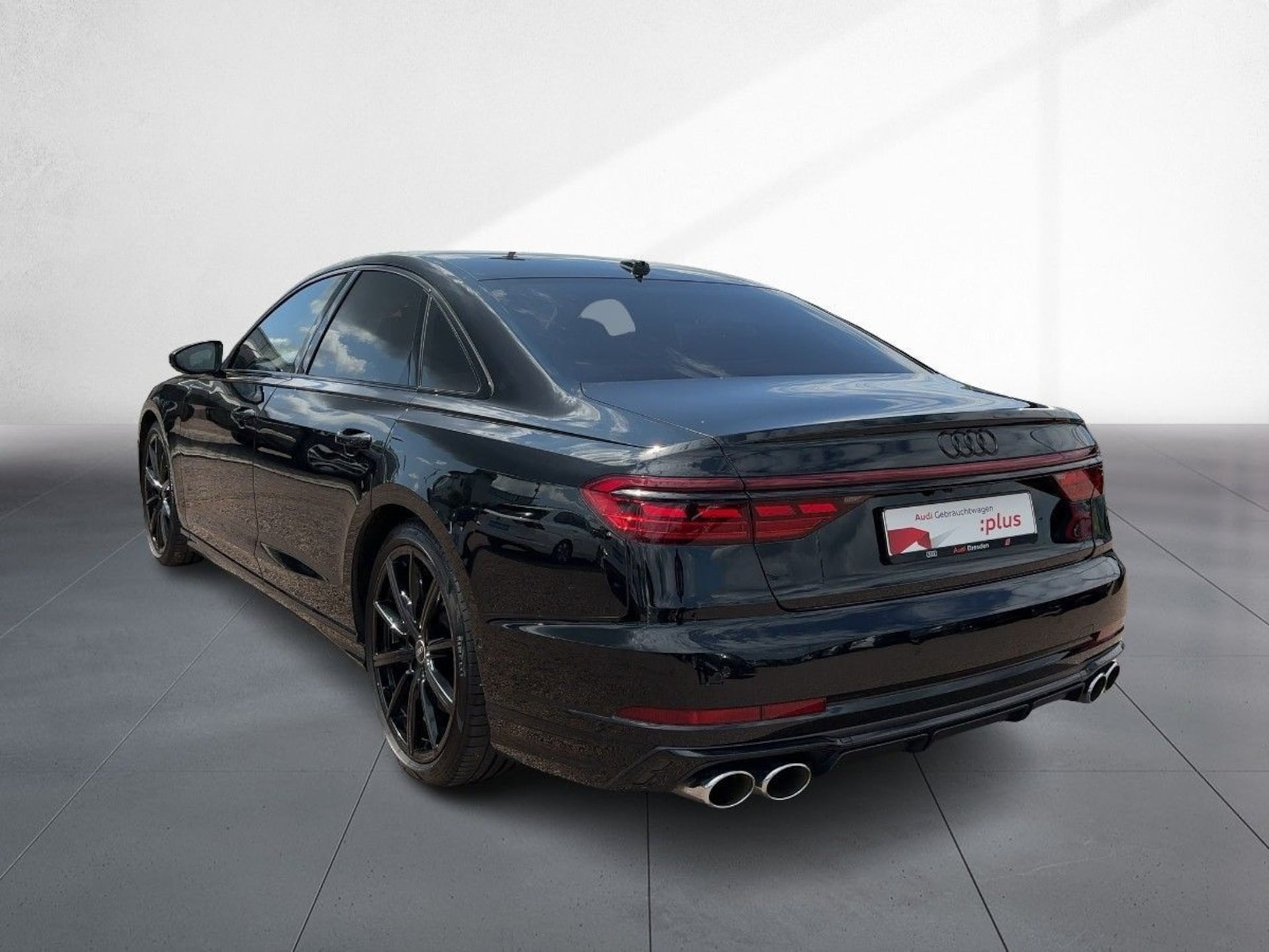 Audi S8