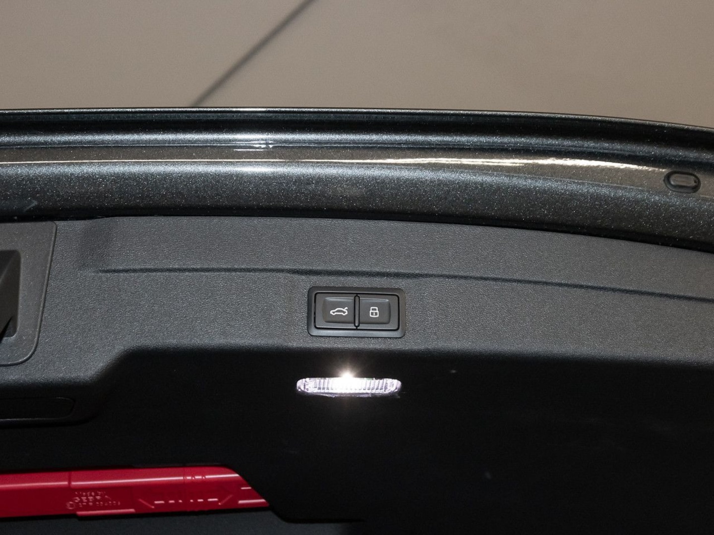 Bild über Audi A6 Avant e-hybrid e-hybrid quattro 220 kW S tronic - für weitere Informationen kontaktieren Sie den Audi Partner