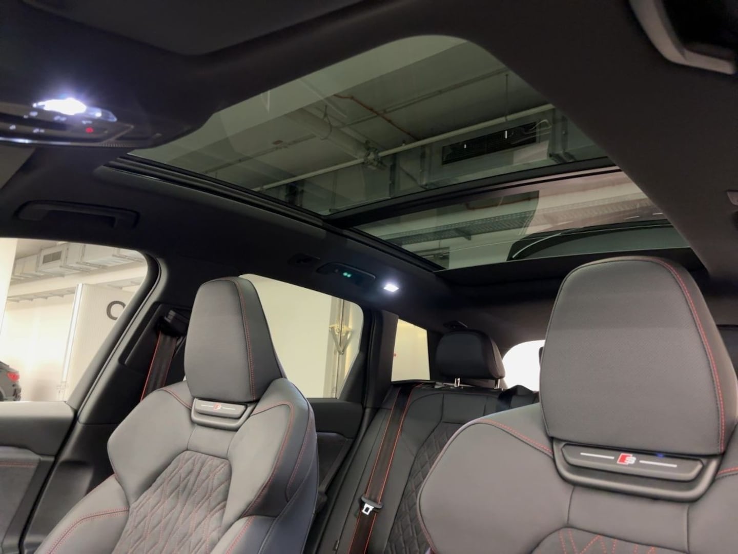 Bild über Audi Q6 SUV e-tron S line business e-tron quattro 315 kW - für weitere Informationen kontaktieren Sie den Audi Partner