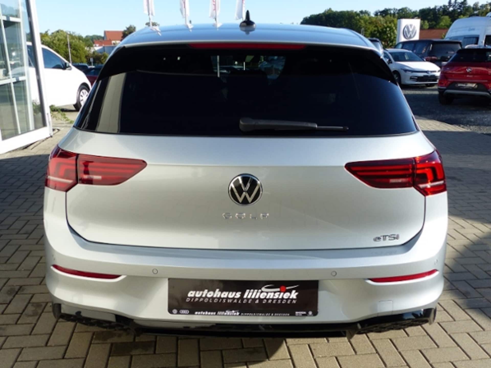 Volkswagen Golf R-Line