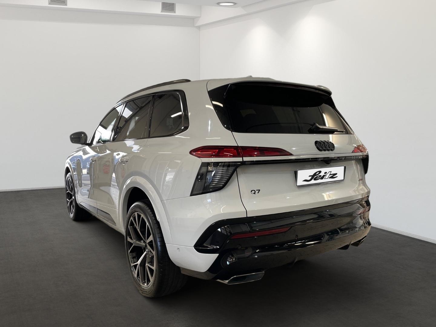 Bild über Audi Q7 SUV TDI quattro 220 kW tiptronic - für weitere Informationen kontaktieren Sie den Audi Partner