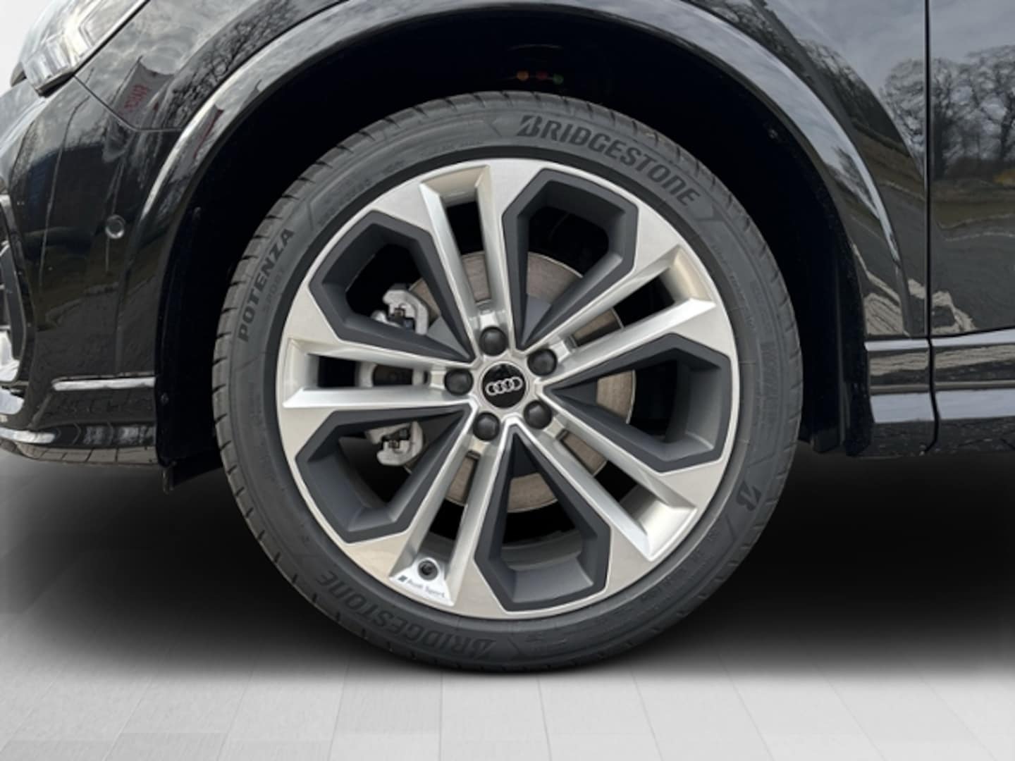 Bild über Audi Q3 S line 40 TDI quattro S tronic - für weitere Informationen kontaktieren Sie den Audi Partner