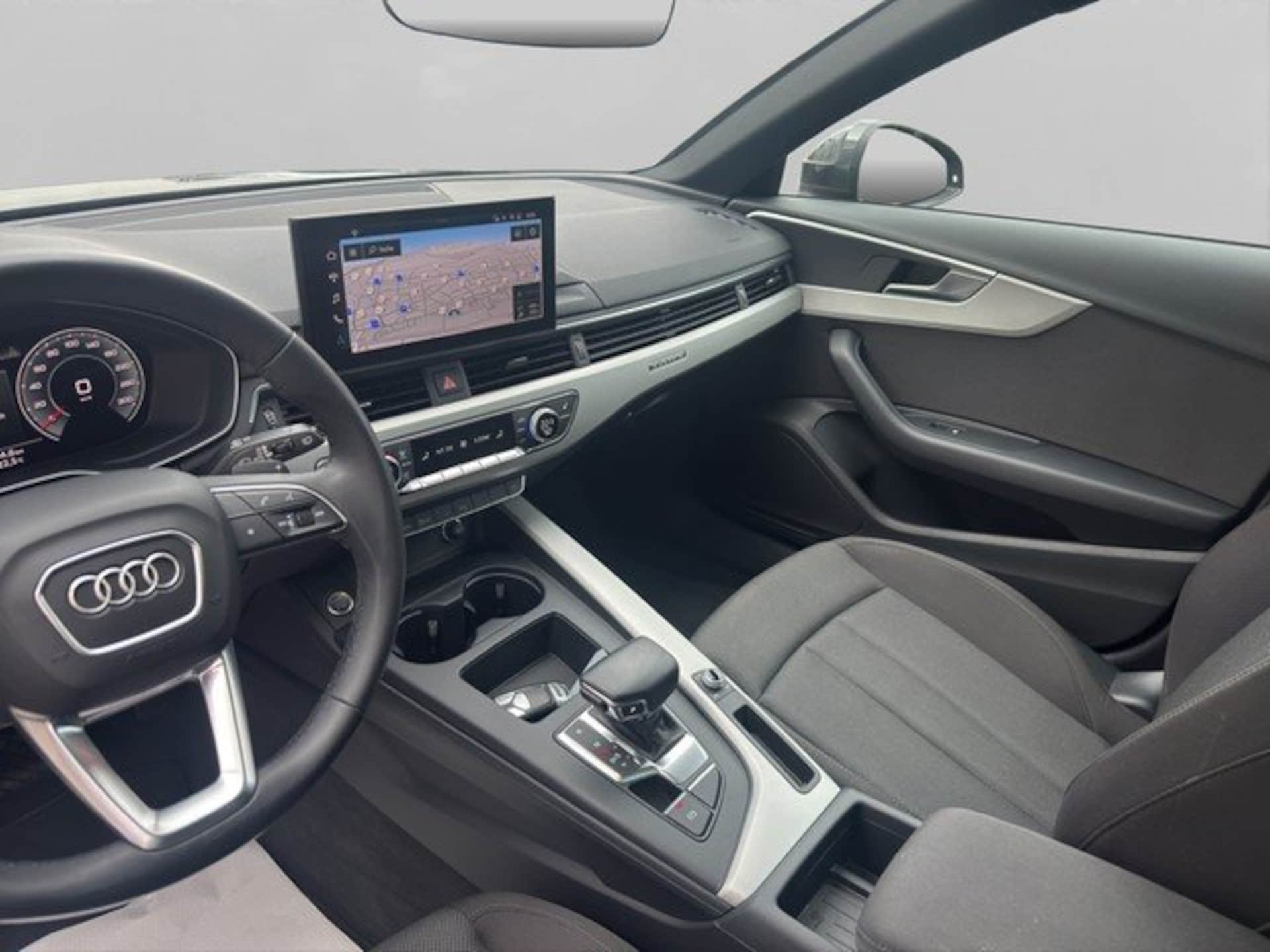 Audi A4 Avant S line