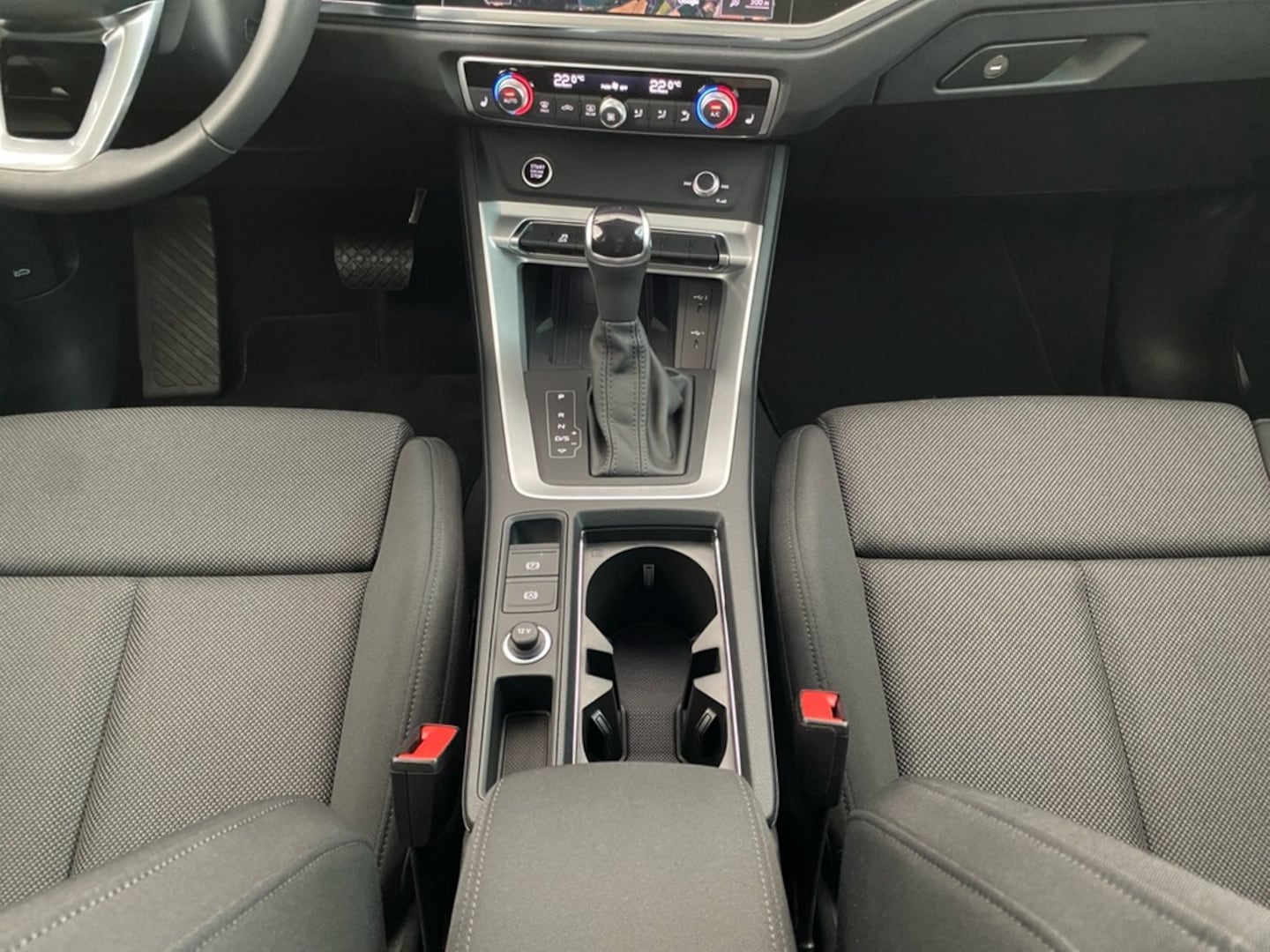 Bild über Audi Q3 advanced 35 TFSI S tronic - für weitere Informationen kontaktieren Sie den Audi Partner