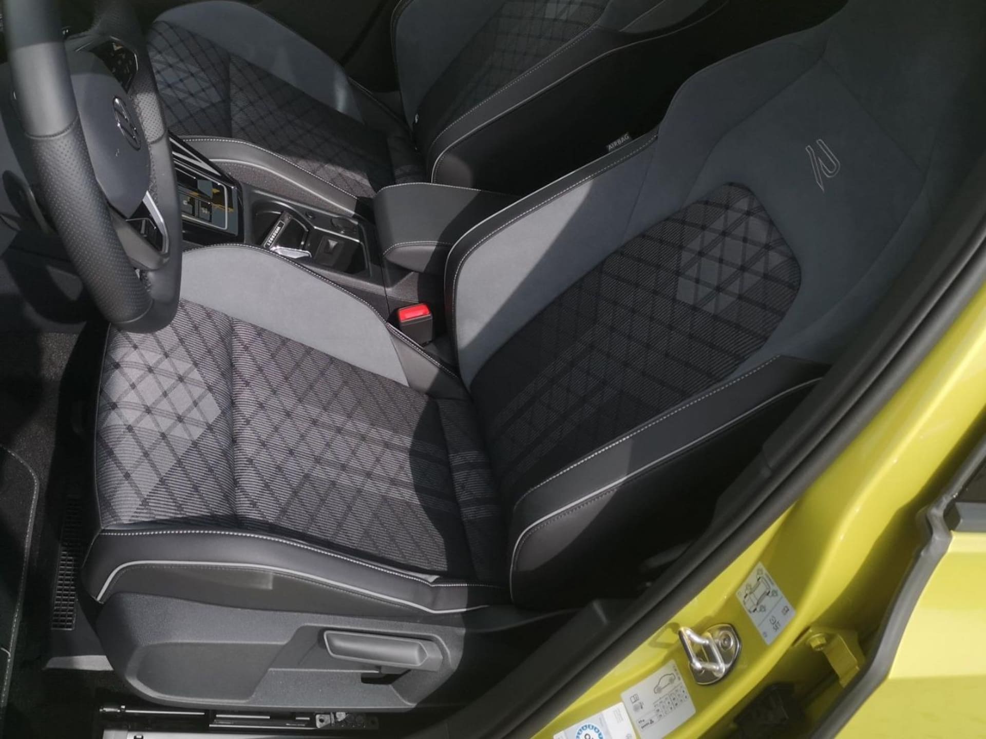 Volkswagen Golf R-Line
