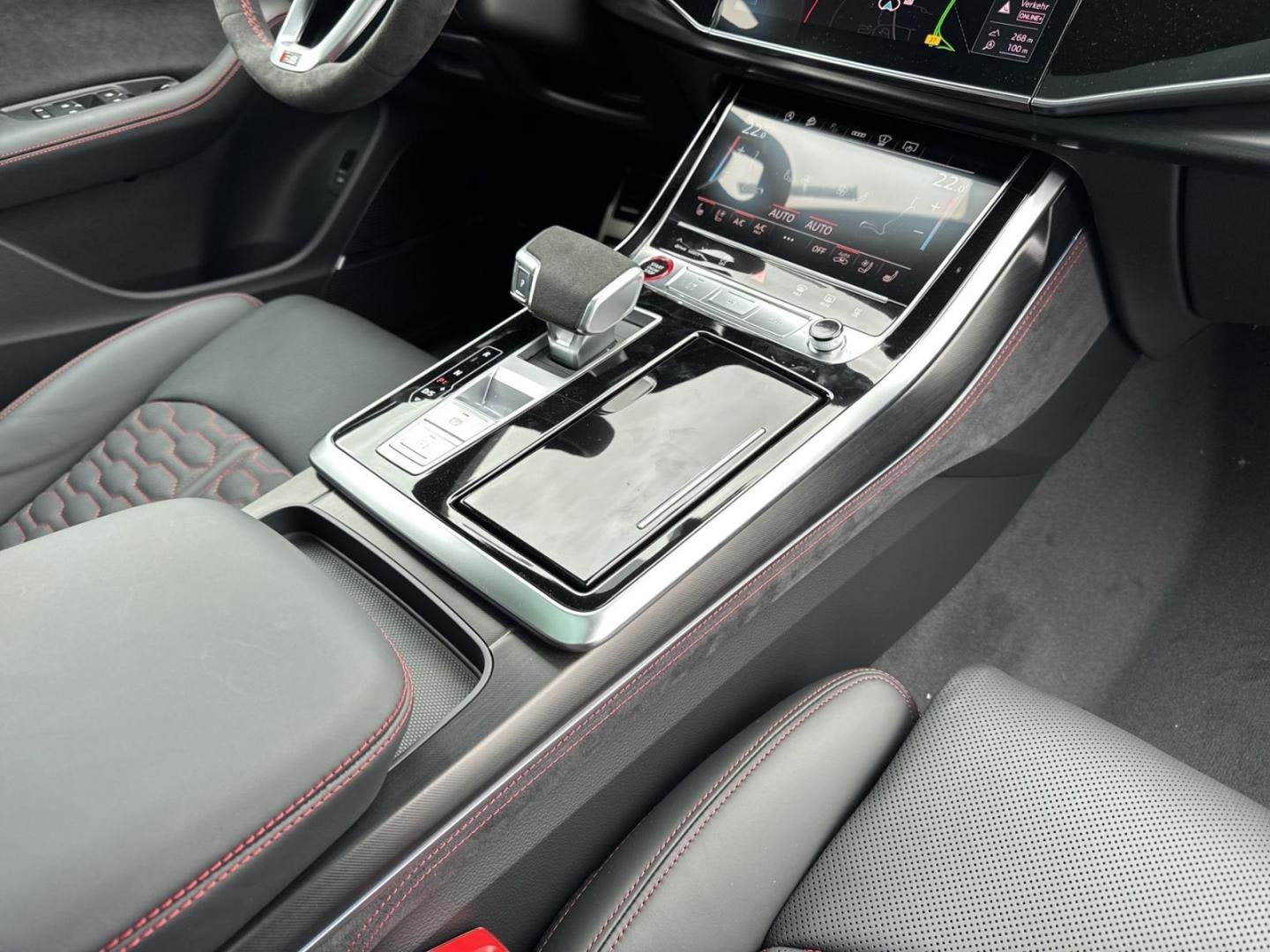 Bild über Audi RS Q8 SUV TFSI quattro 471 kW tiptronic - für weitere Informationen kontaktieren Sie den Audi Partner