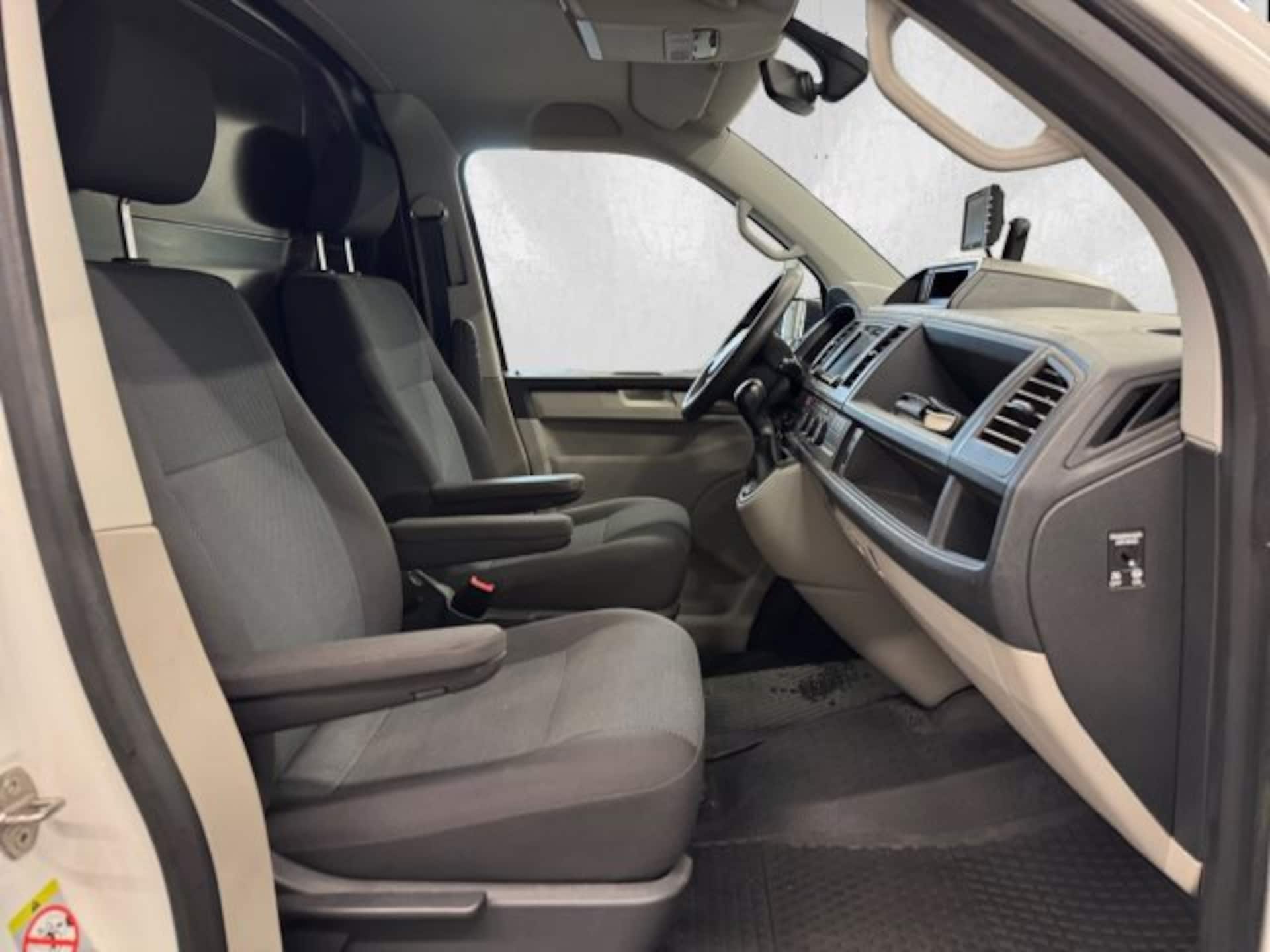 Volkswagen T6 Transporter Kasten langer Radstand