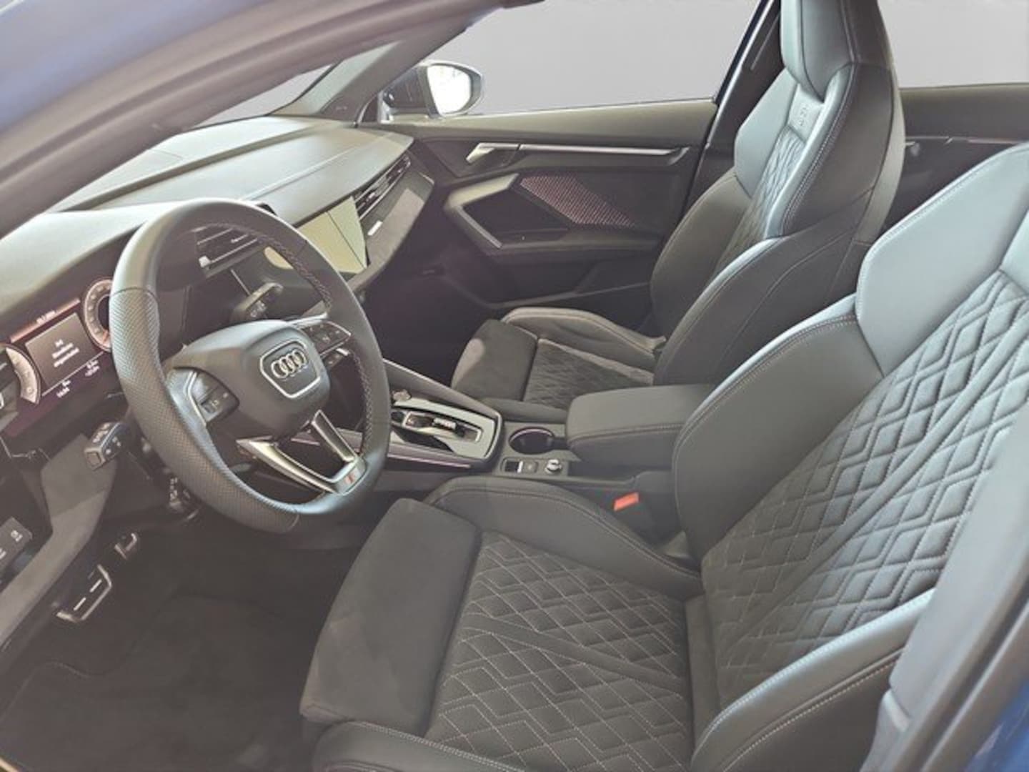 Bild über Audi A3 Limousine S line TFSI S tronic - für weitere Informationen kontaktieren Sie den Audi Partner