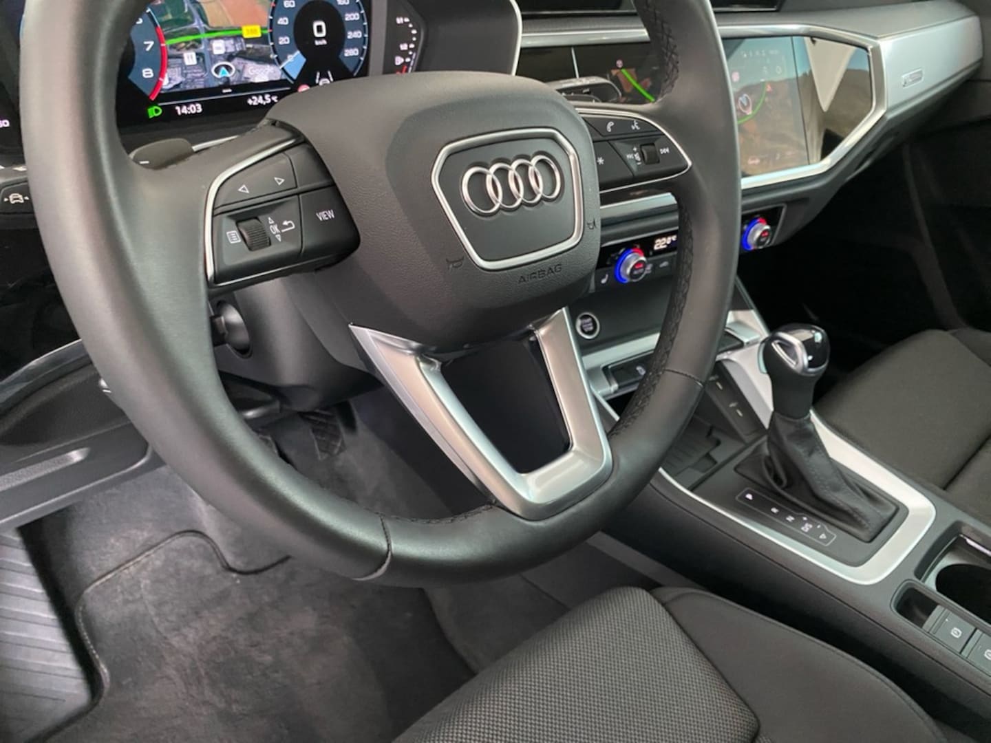 Bild über Audi Q3 advanced 35 TFSI S tronic - für weitere Informationen kontaktieren Sie den Audi Partner